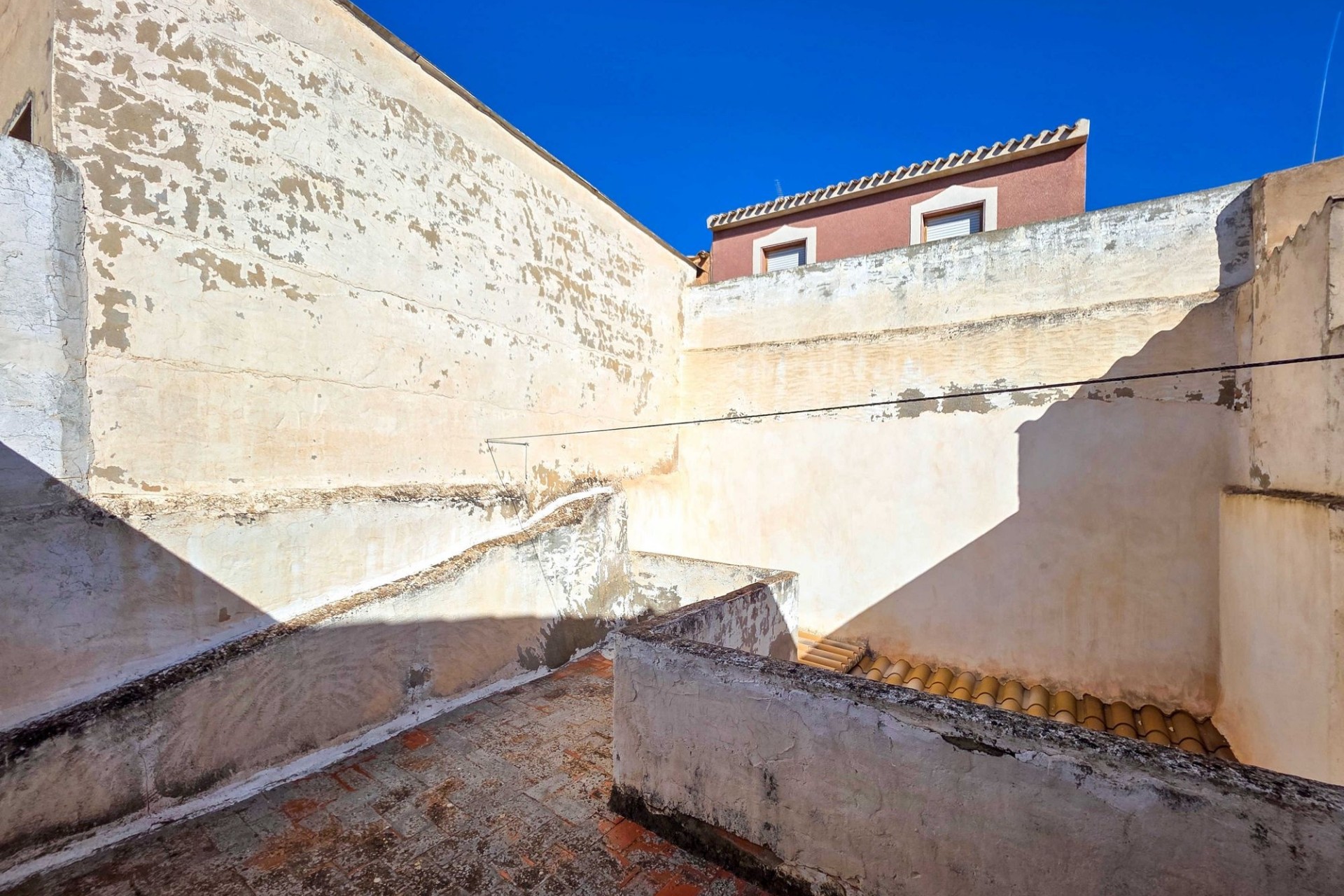 Herverkoop - Herenhuis -
Pinoso