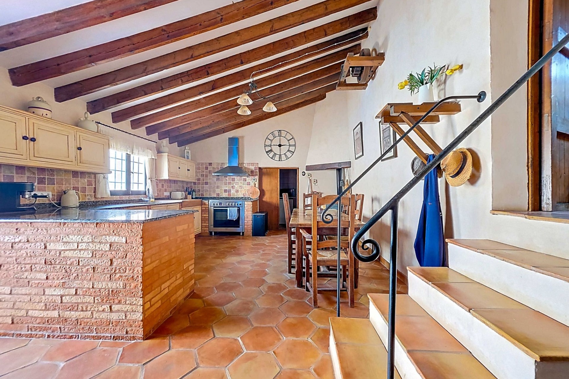 Herverkoop - Landhuis -
La Alberquilla