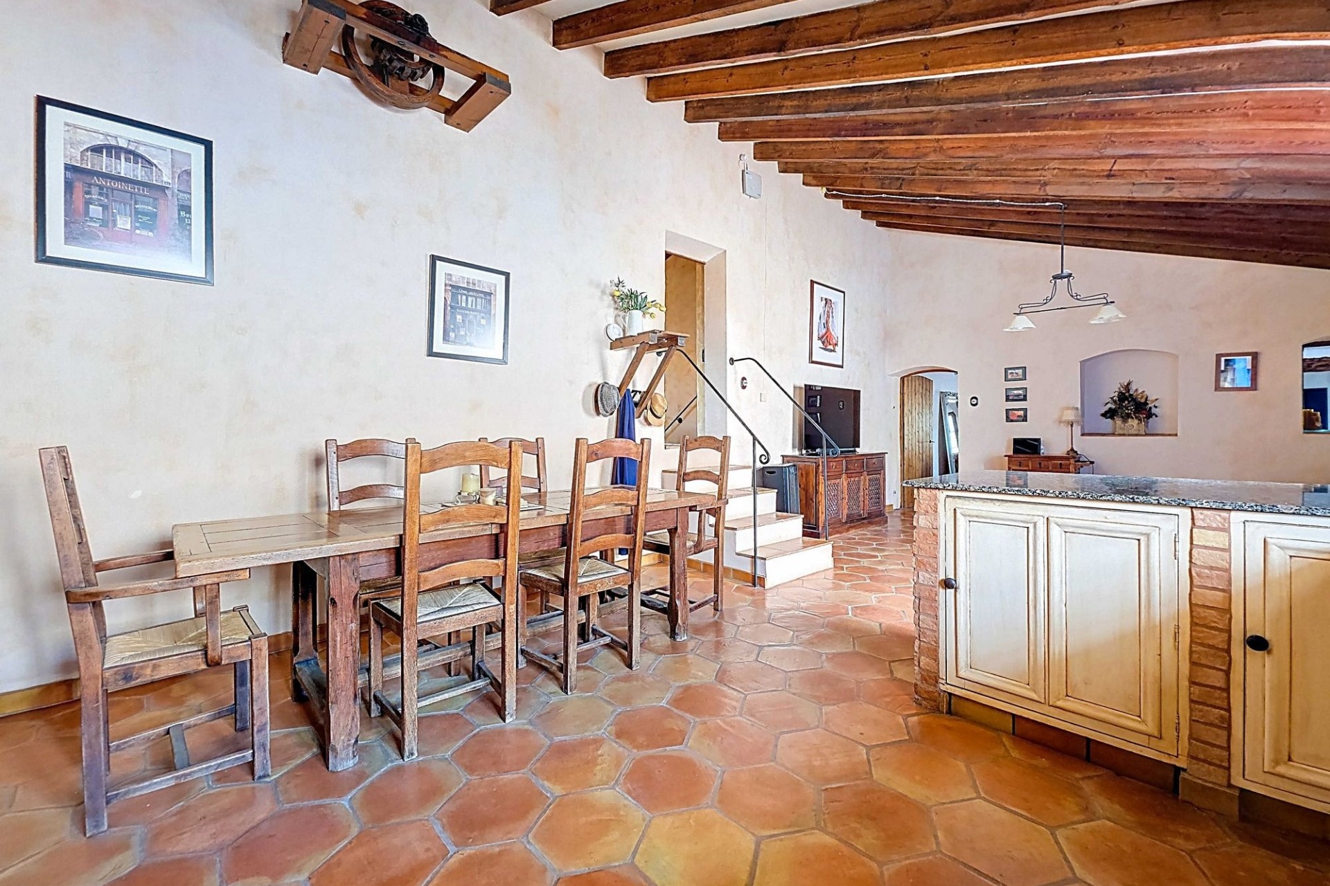 Herverkoop - Landhuis -
La Alberquilla