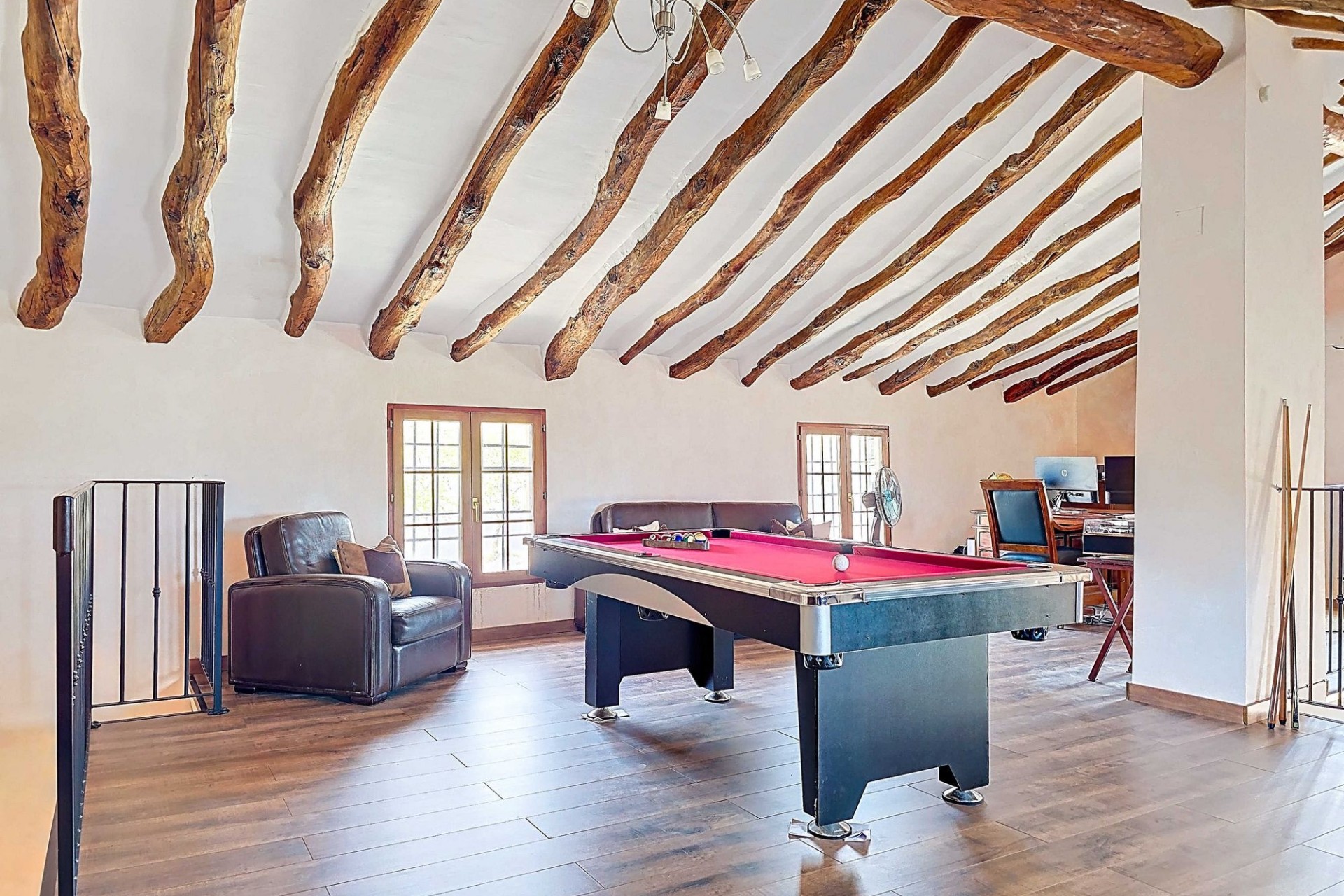 Herverkoop - Landhuis -
La Alberquilla