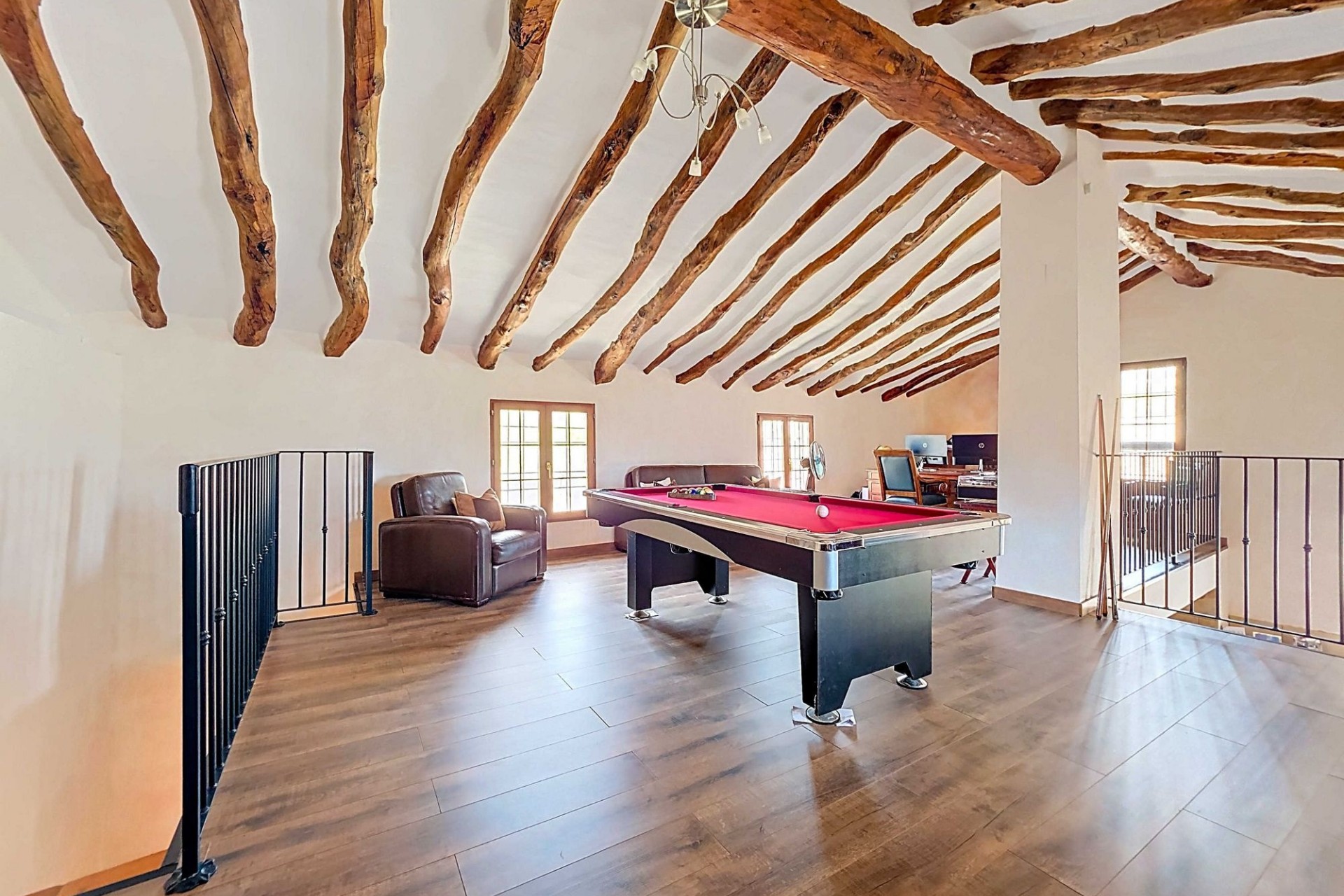 Herverkoop - Landhuis -
La Alberquilla