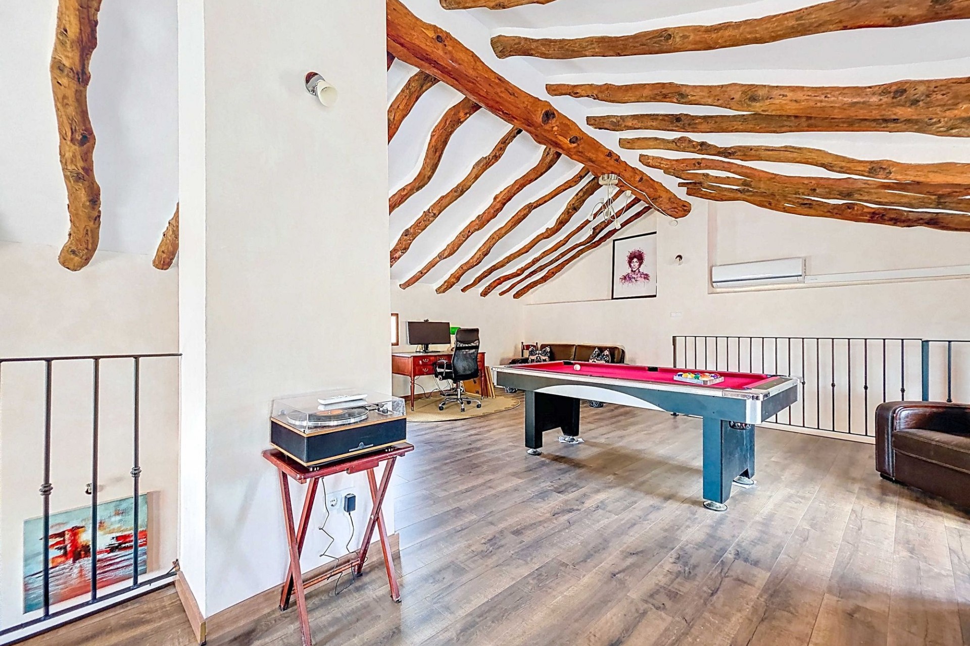 Herverkoop - Landhuis -
La Alberquilla