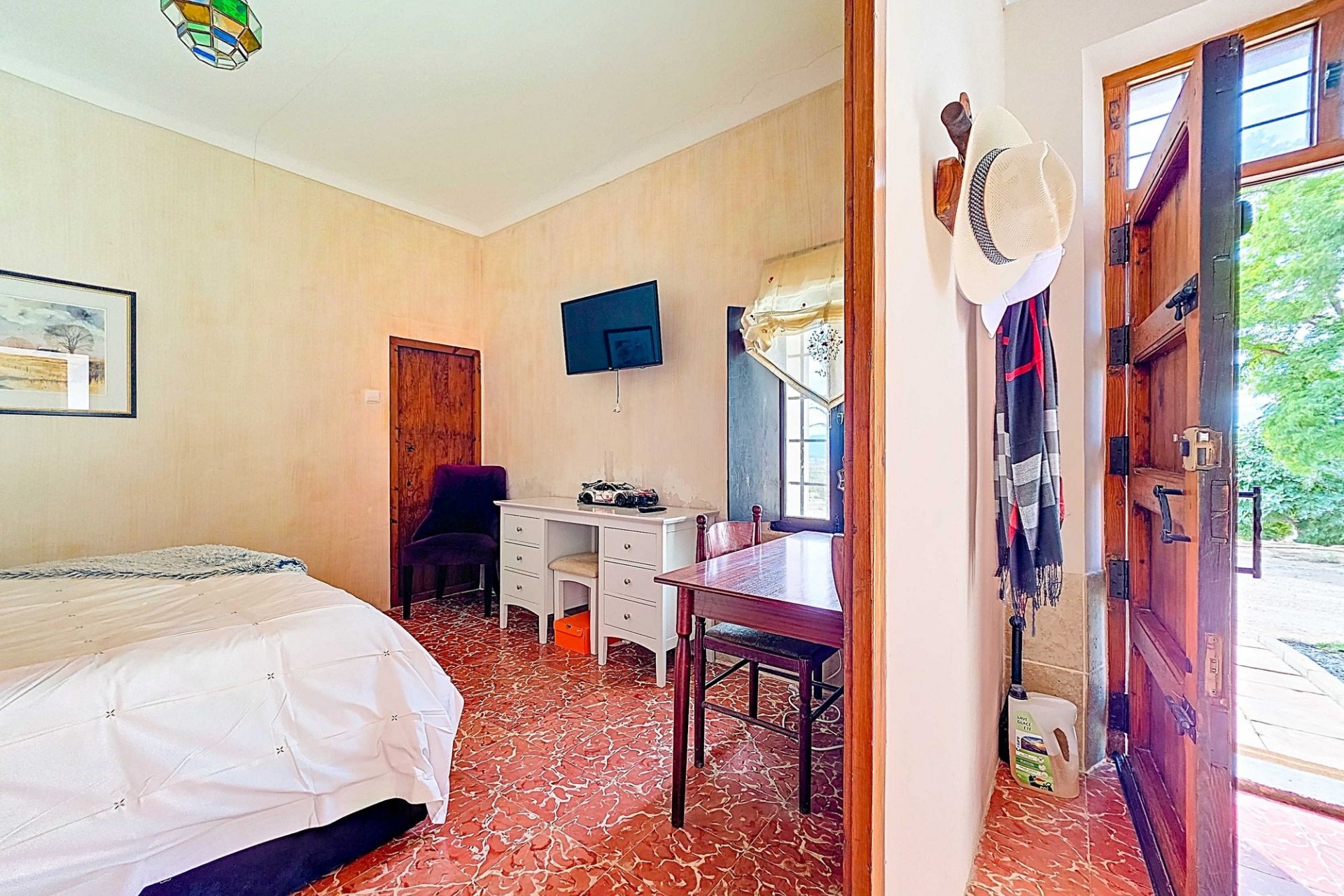 Herverkoop - Landhuis -
La Alberquilla