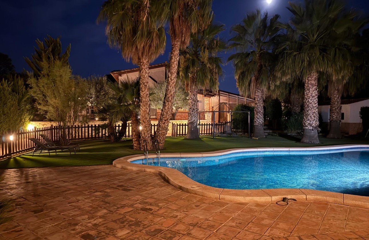 Herverkoop - Landhuis -
Pinoso