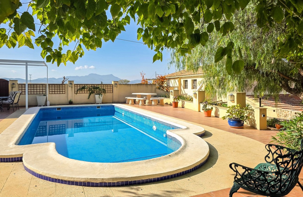 Herverkoop - Landhuis -
Torre Del Rico