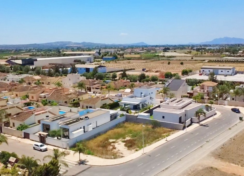 Herverkoop - Perceel Grond -
Formentera del Segura