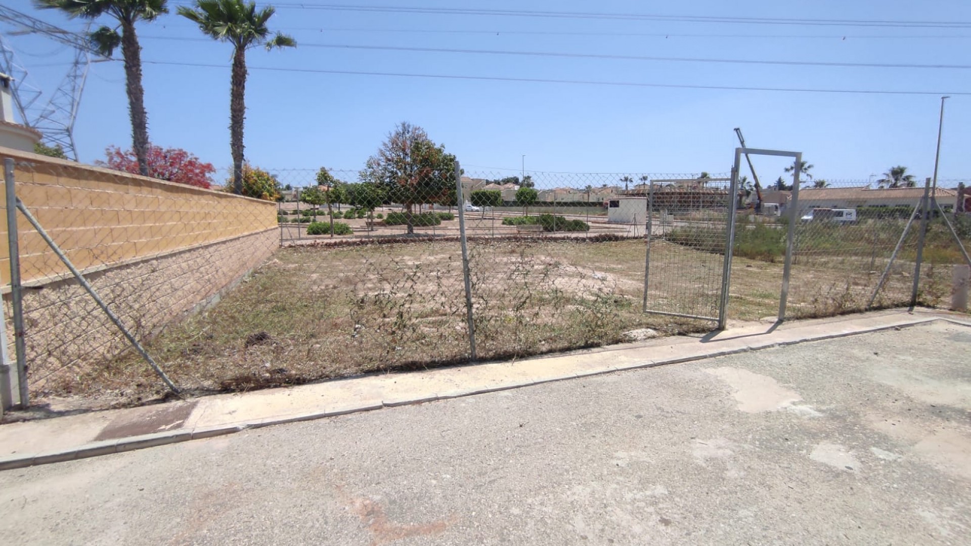 Herverkoop - Perceel Grond -
La Marina - Oasis