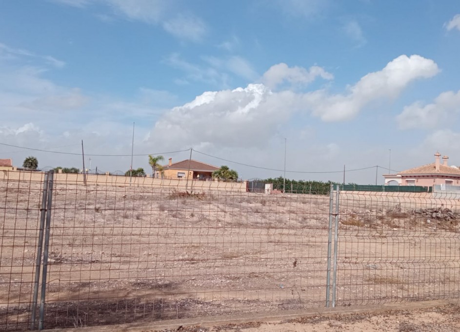 Herverkoop - Perceel Grond -
Los Montesinos - La Herrada