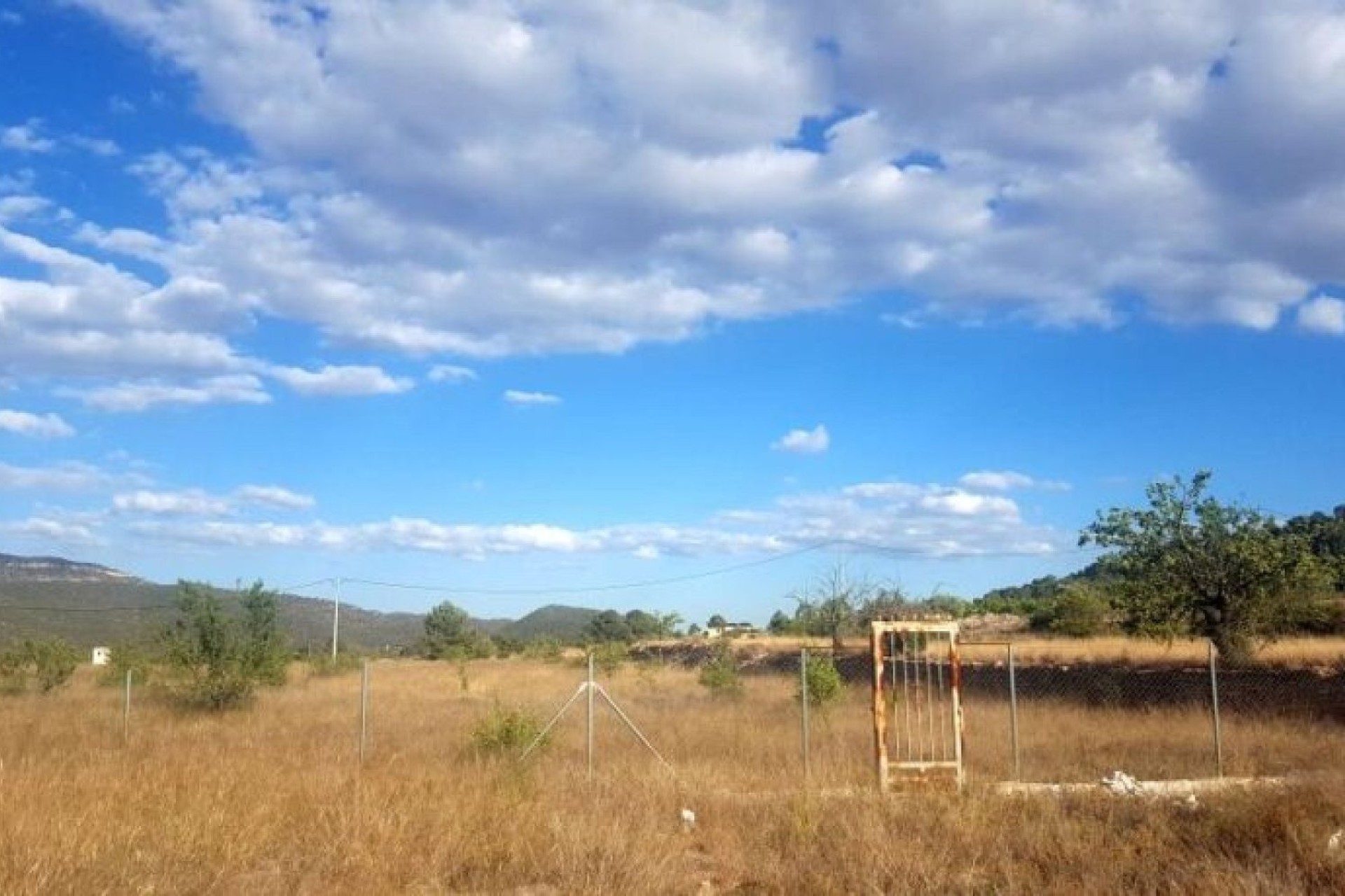 Herverkoop - Perceel Grond -
Monóvar