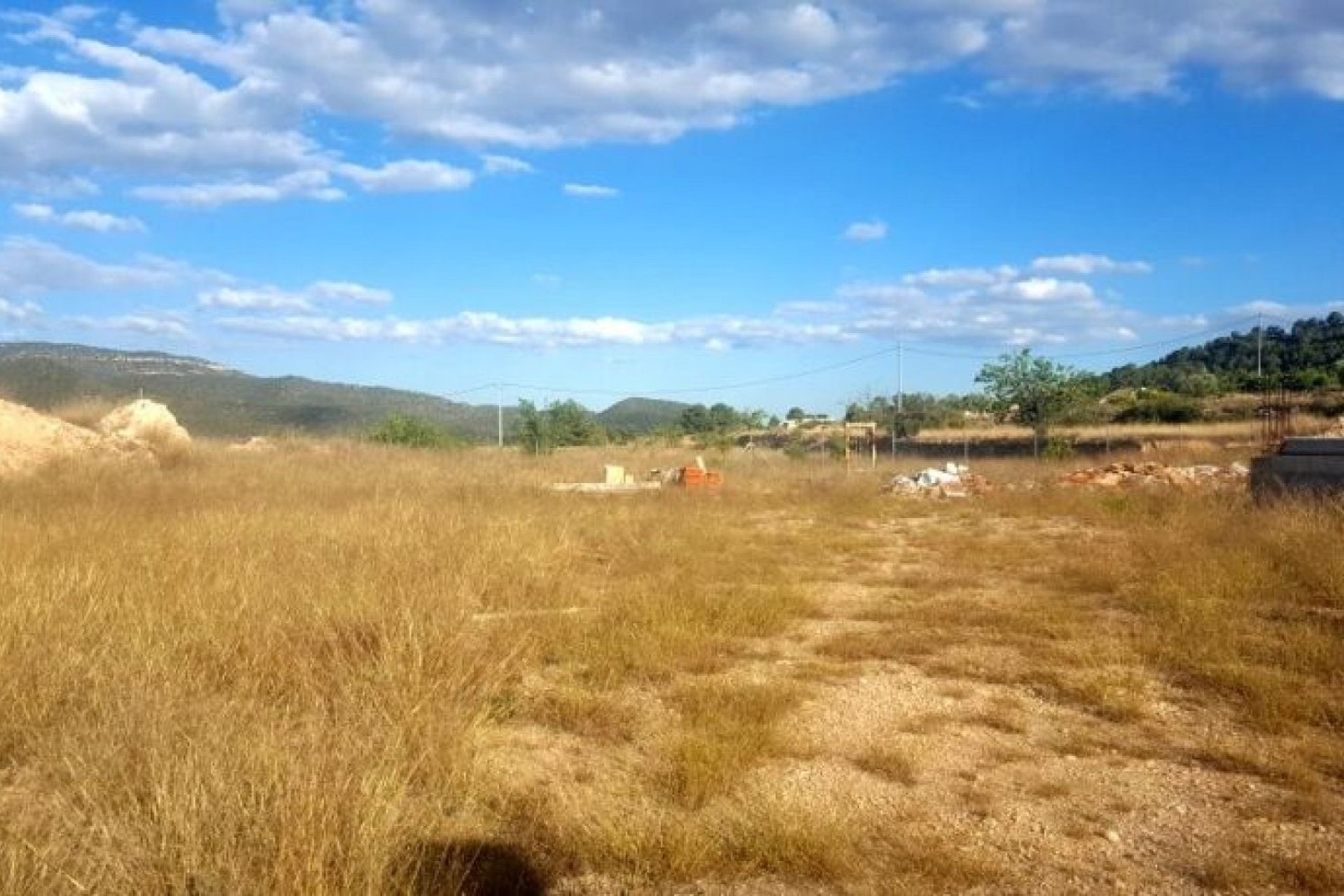 Herverkoop - Perceel Grond -
Monóvar