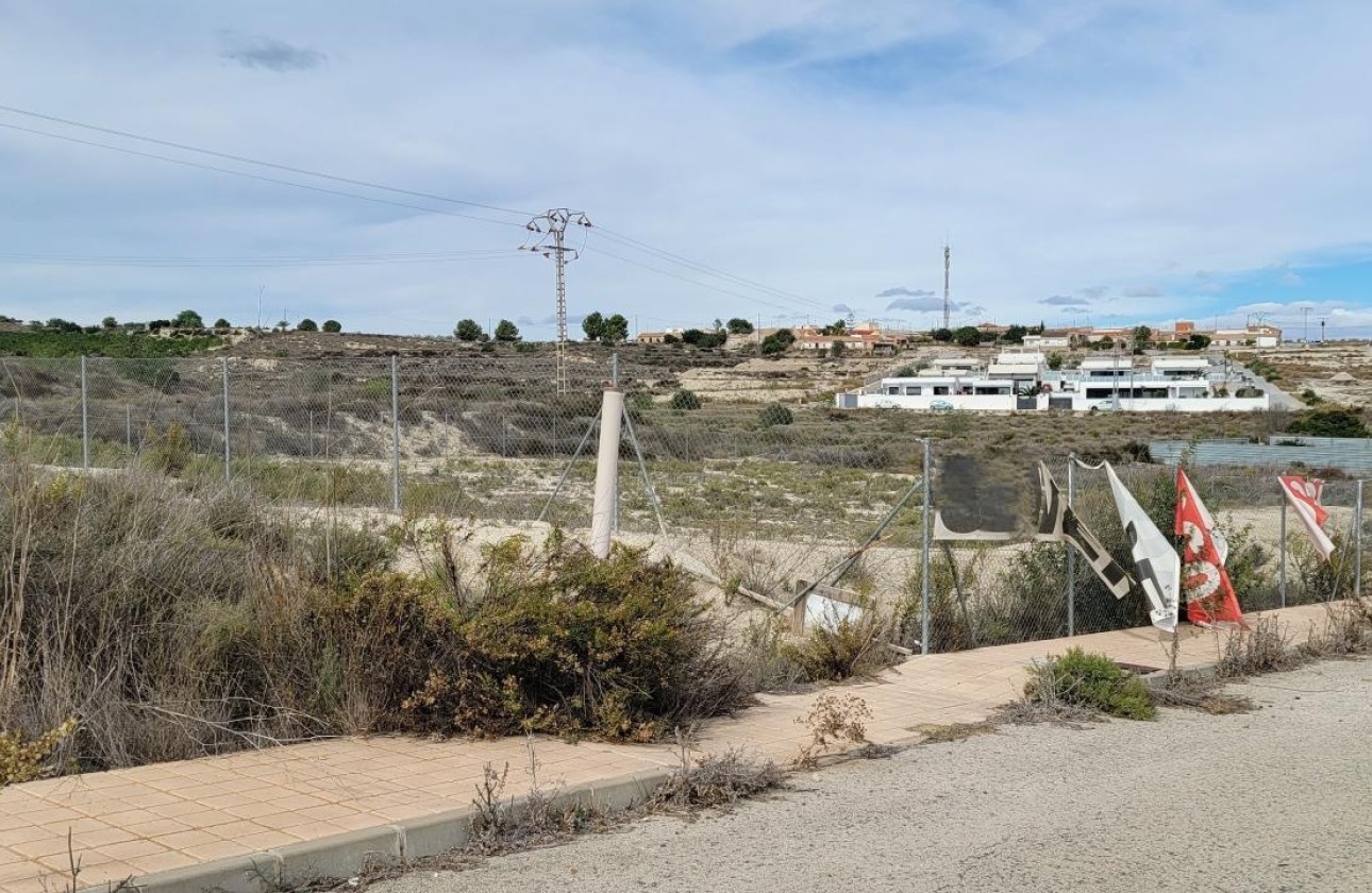Herverkoop - Perceel Grond -
Torremendo