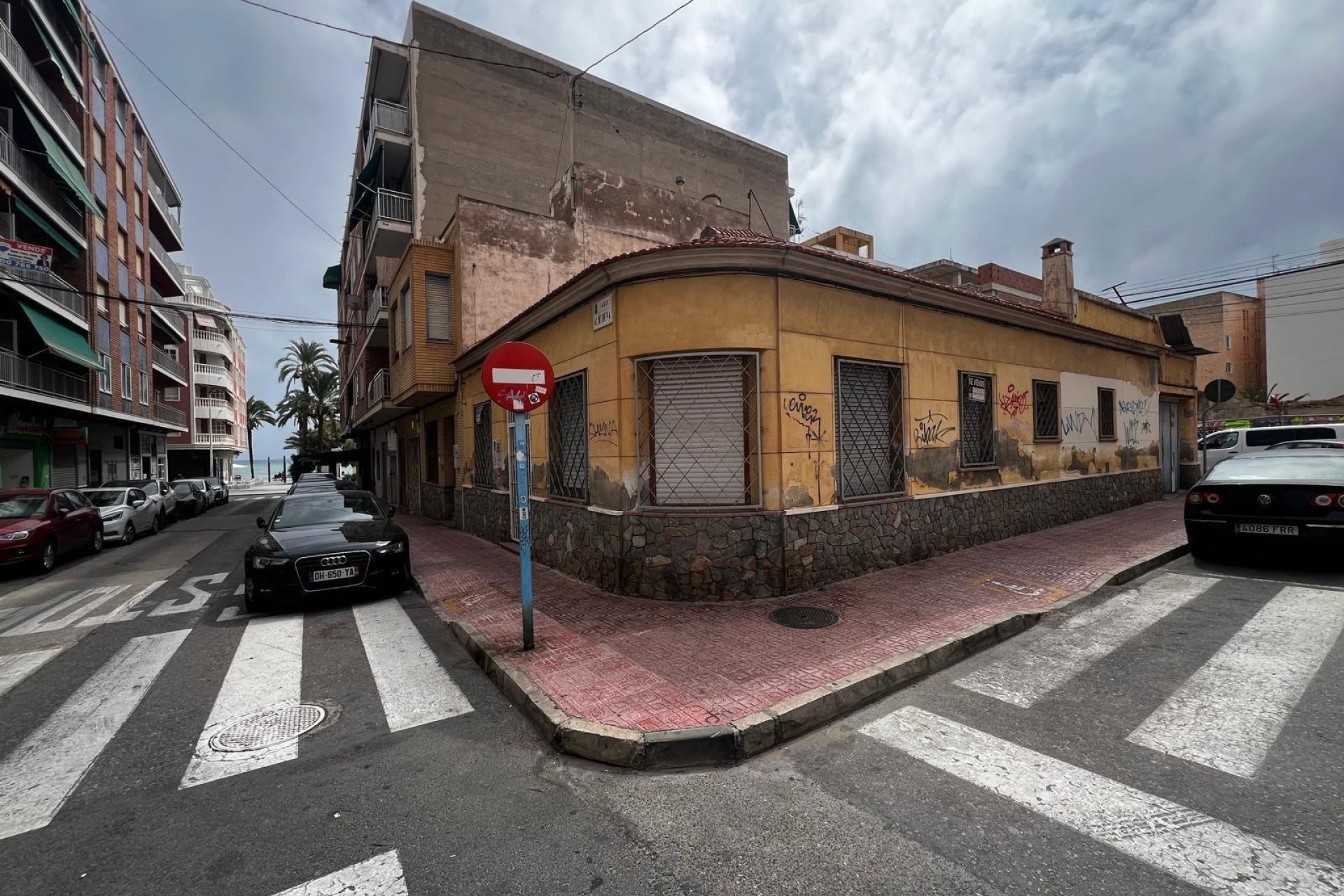 Herverkoop - Perceel Grond -
Torrevieja - Playa del Cura