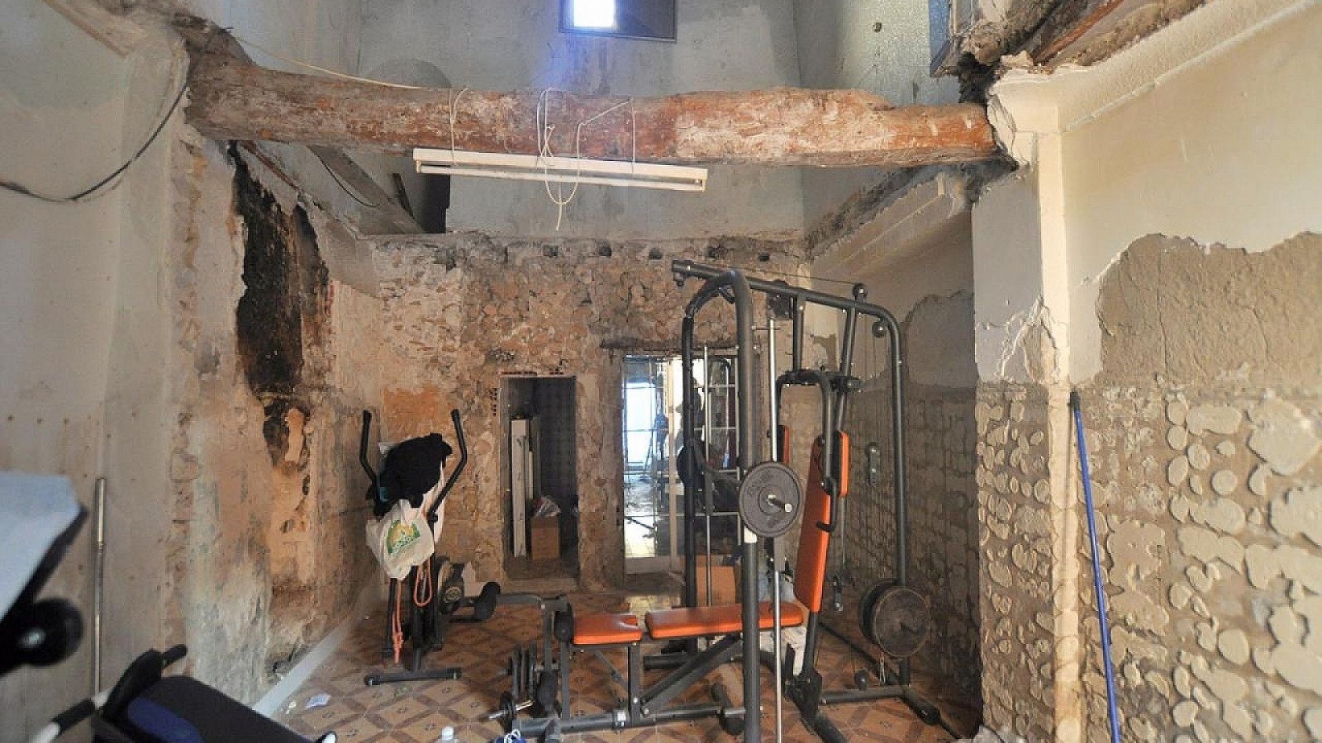 Herverkoop - Restauratieproject -
Salinas