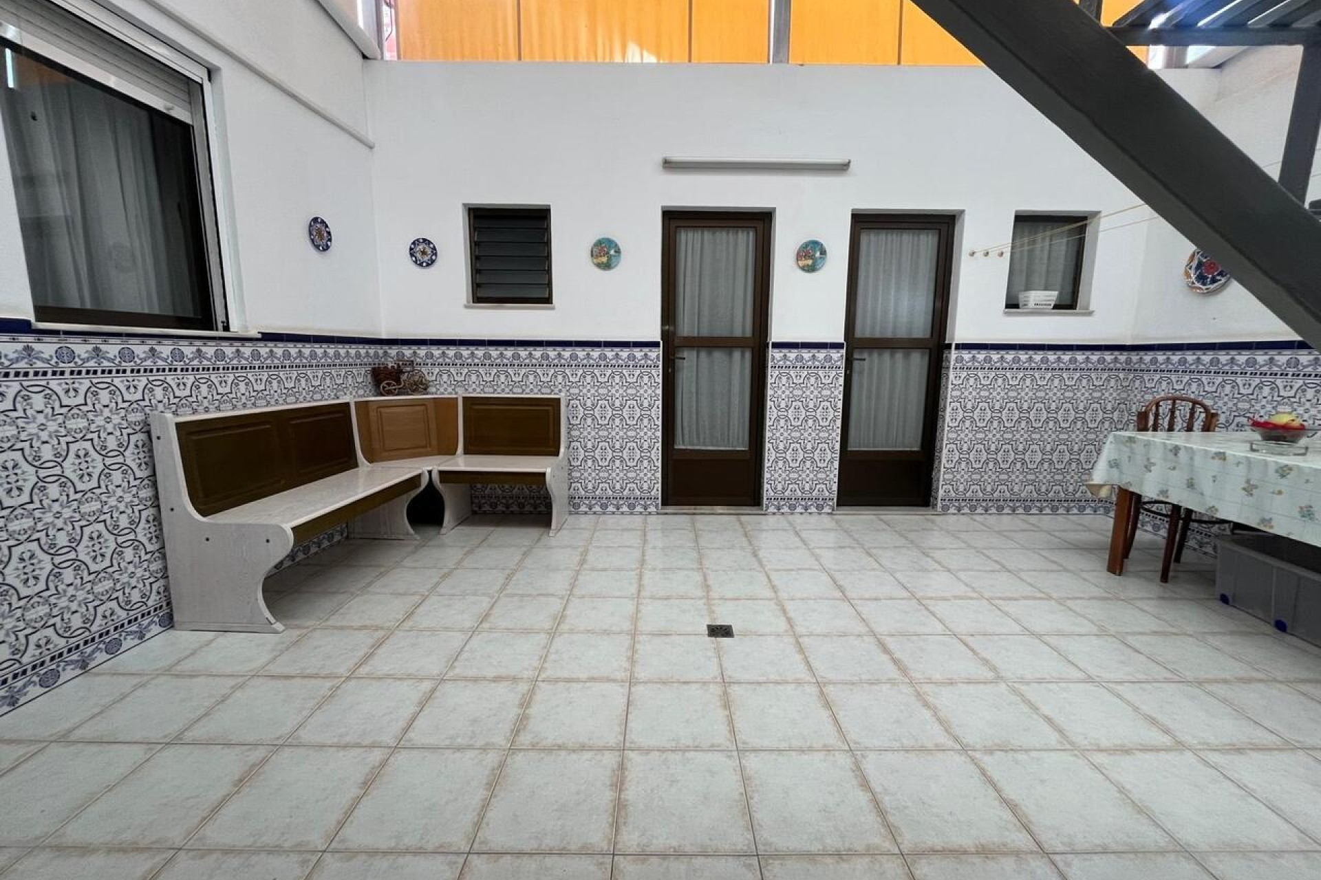 Herverkoop - Rijhuis -
Algorfa