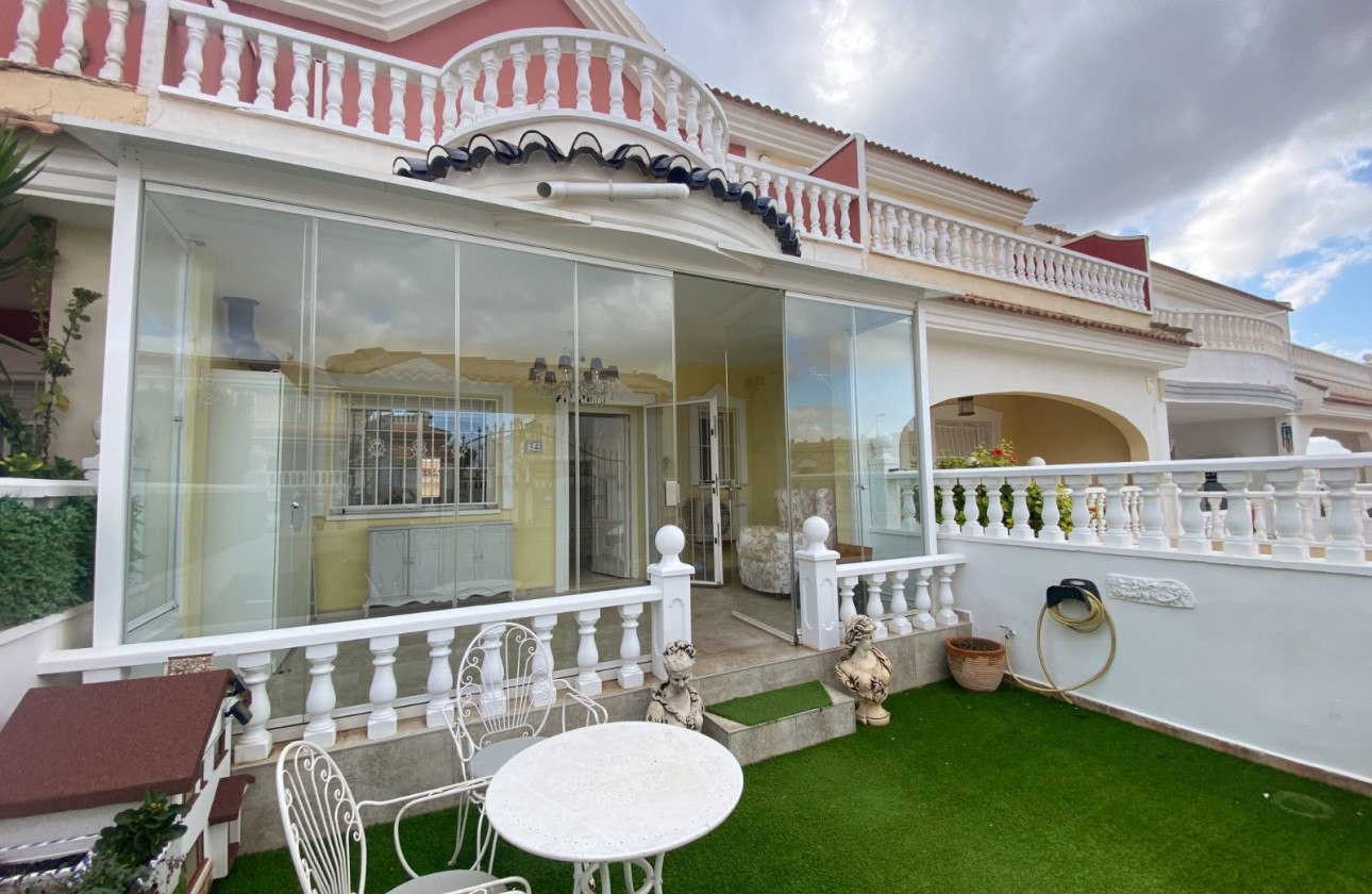 Herverkoop - Rijhuis -
Benijofar - Monte Azul