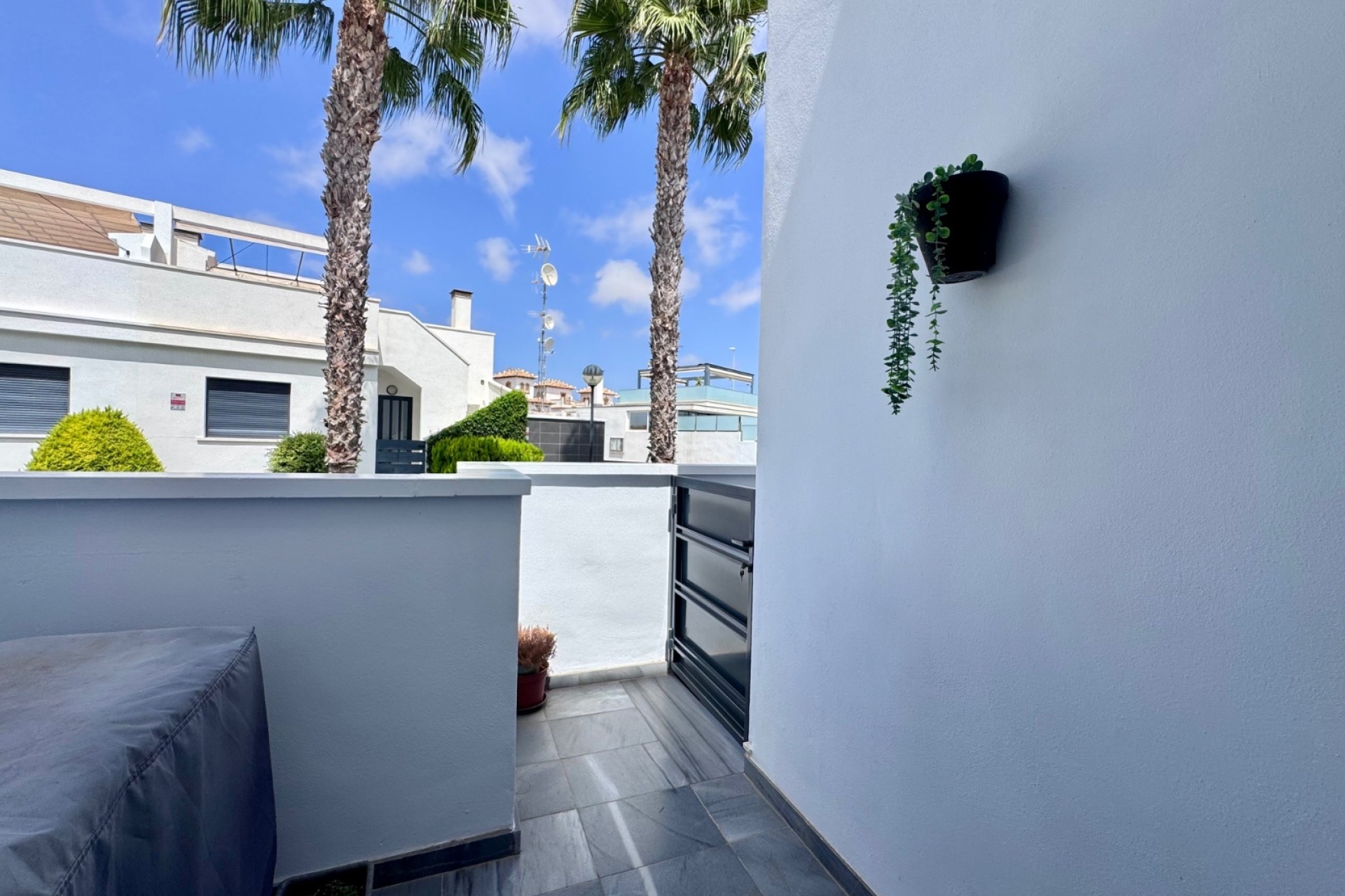 Herverkoop - Rijhuis -
Cabo Roig