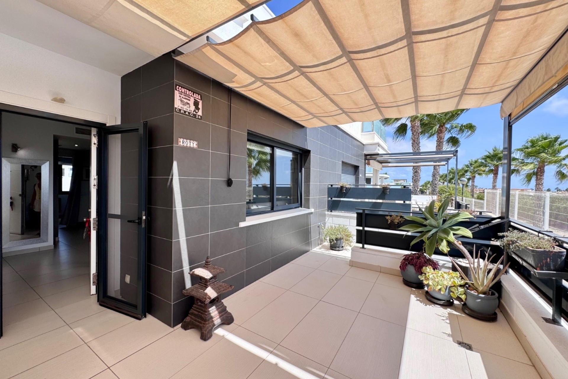 Herverkoop - Rijhuis -
Cabo Roig