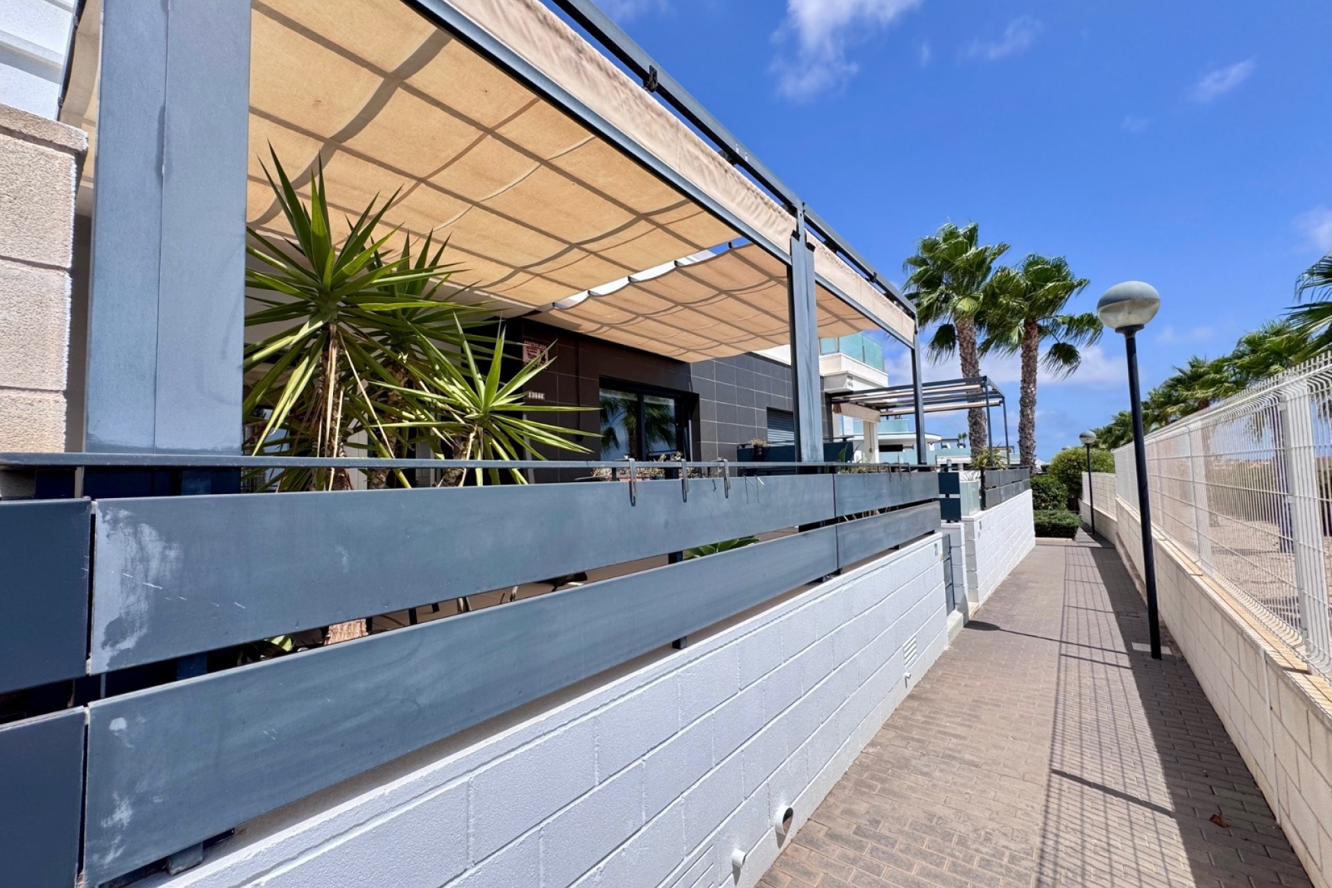 Herverkoop - Rijhuis -
Cabo Roig