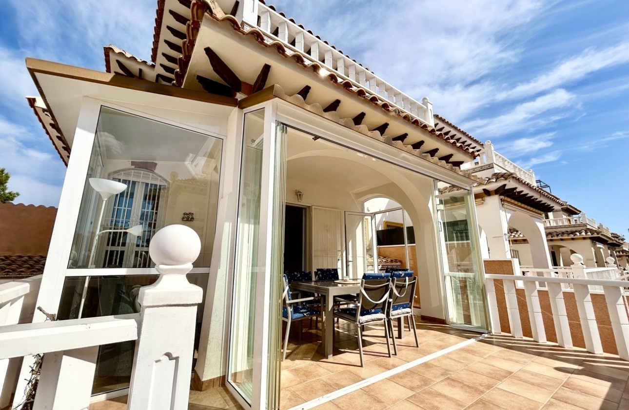 Herverkoop - Rijhuis -
Cabo Roig