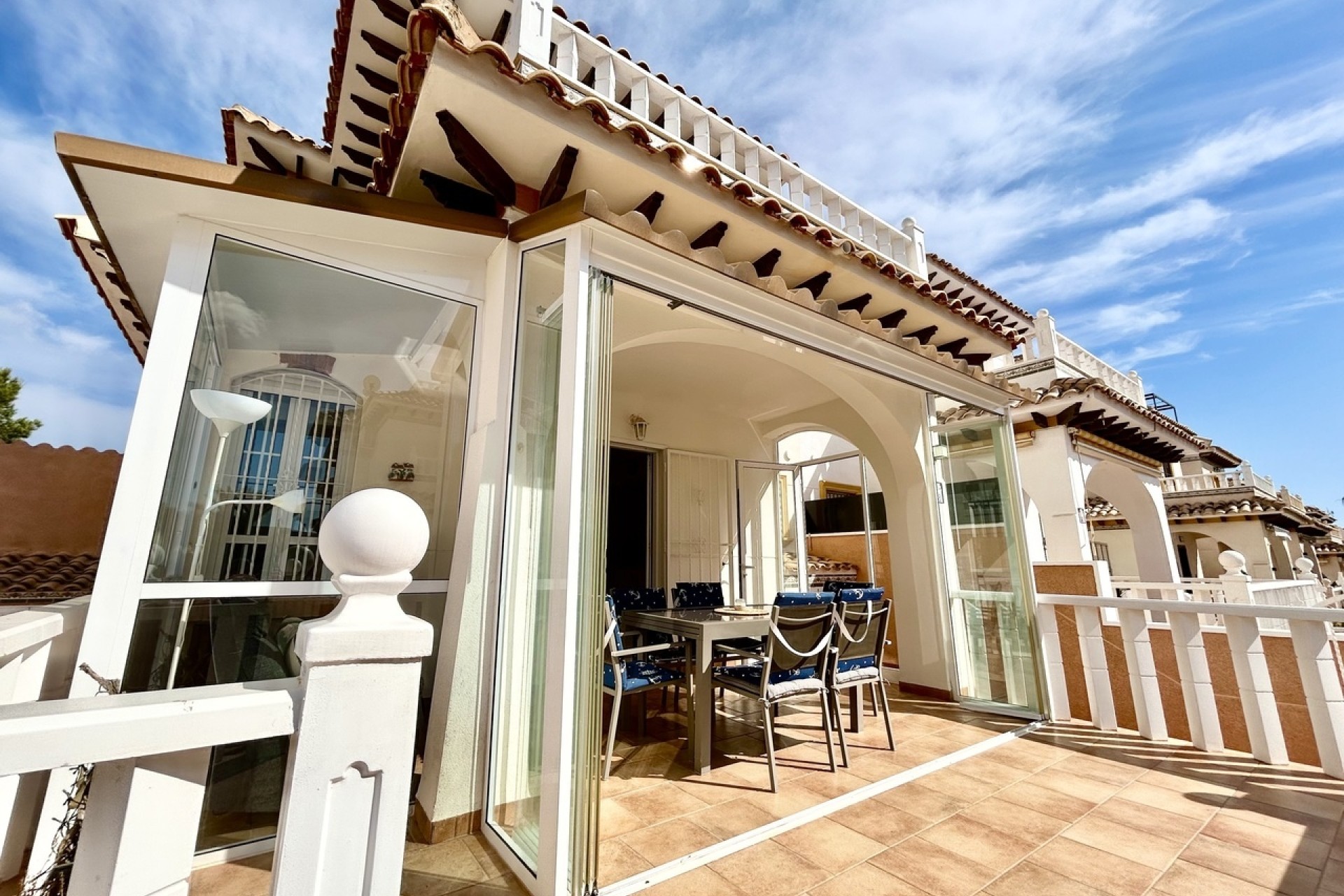 Herverkoop - Rijhuis -
Cabo Roig