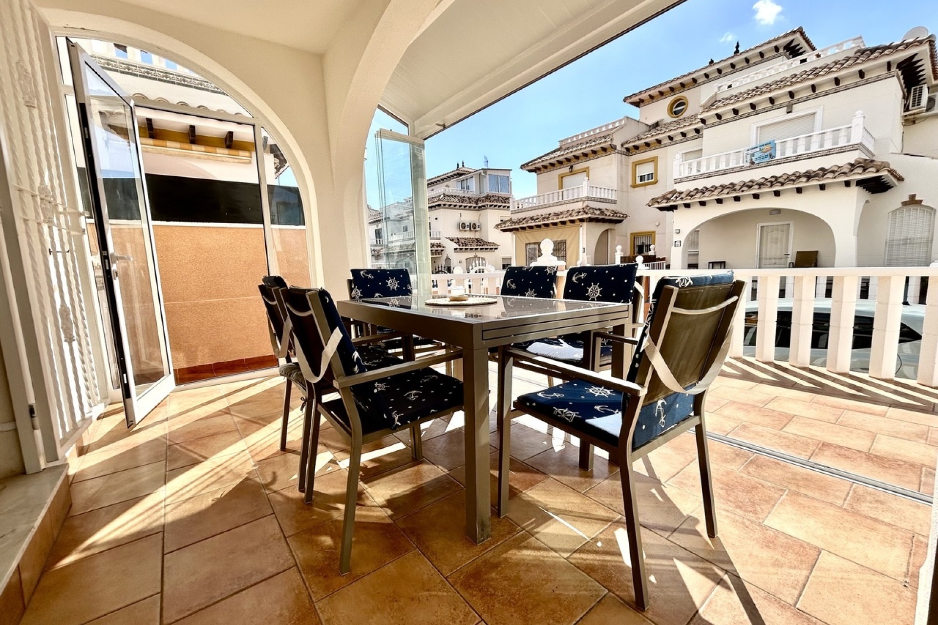 Herverkoop - Rijhuis -
Cabo Roig