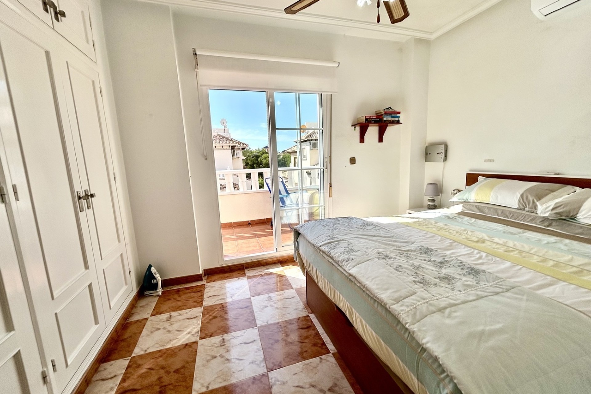 Herverkoop - Rijhuis -
Cabo Roig