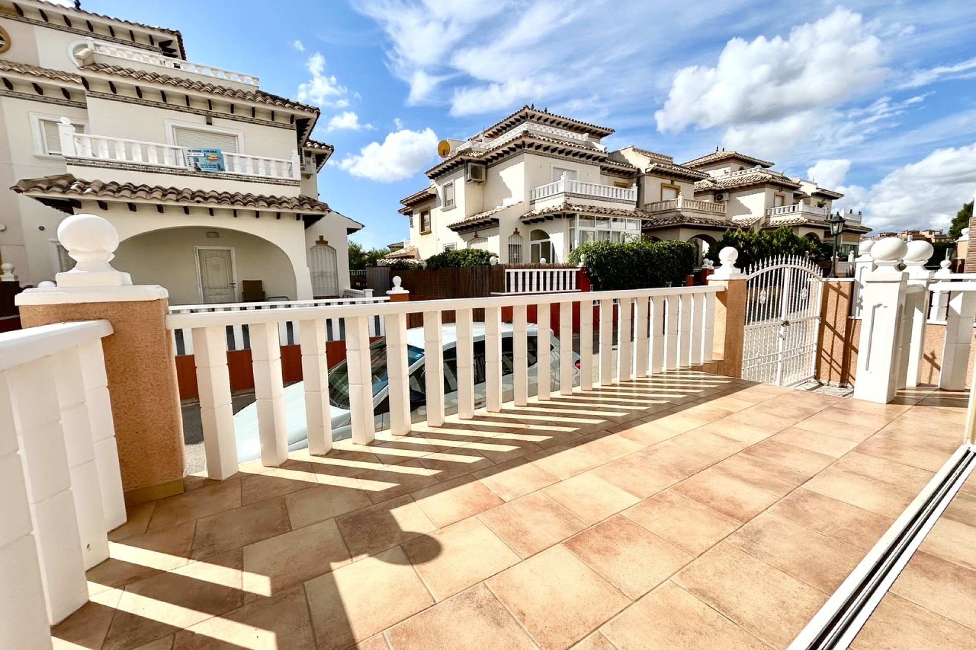 Herverkoop - Rijhuis -
Cabo Roig
