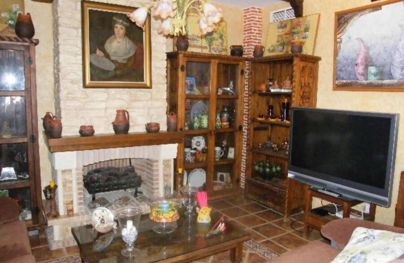 Herverkoop - Rijhuis -
Daya Nueva - Costa Blanca