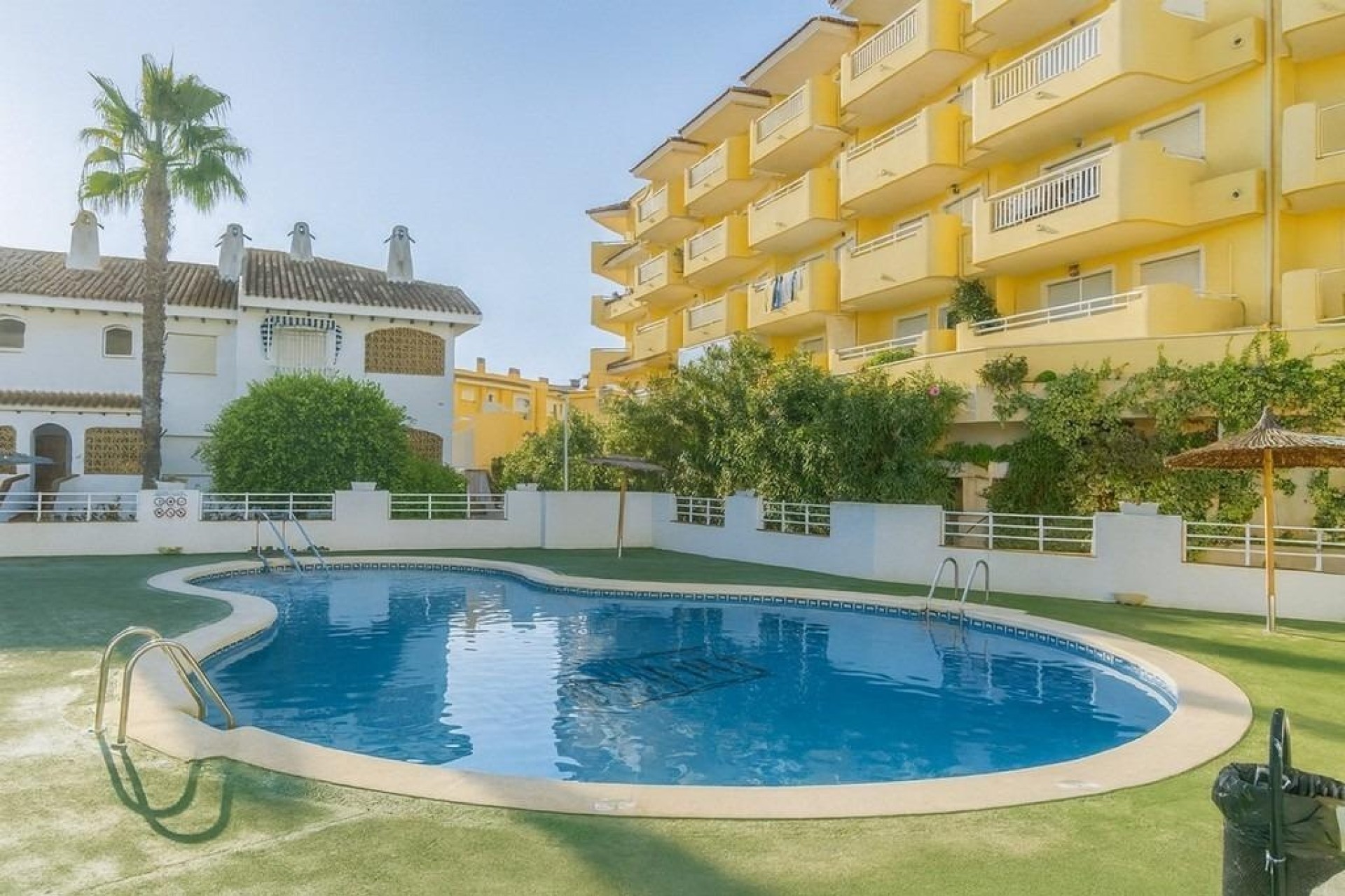 Herverkoop - Rijhuis -
Dehesa de Campoamor - Campoamor