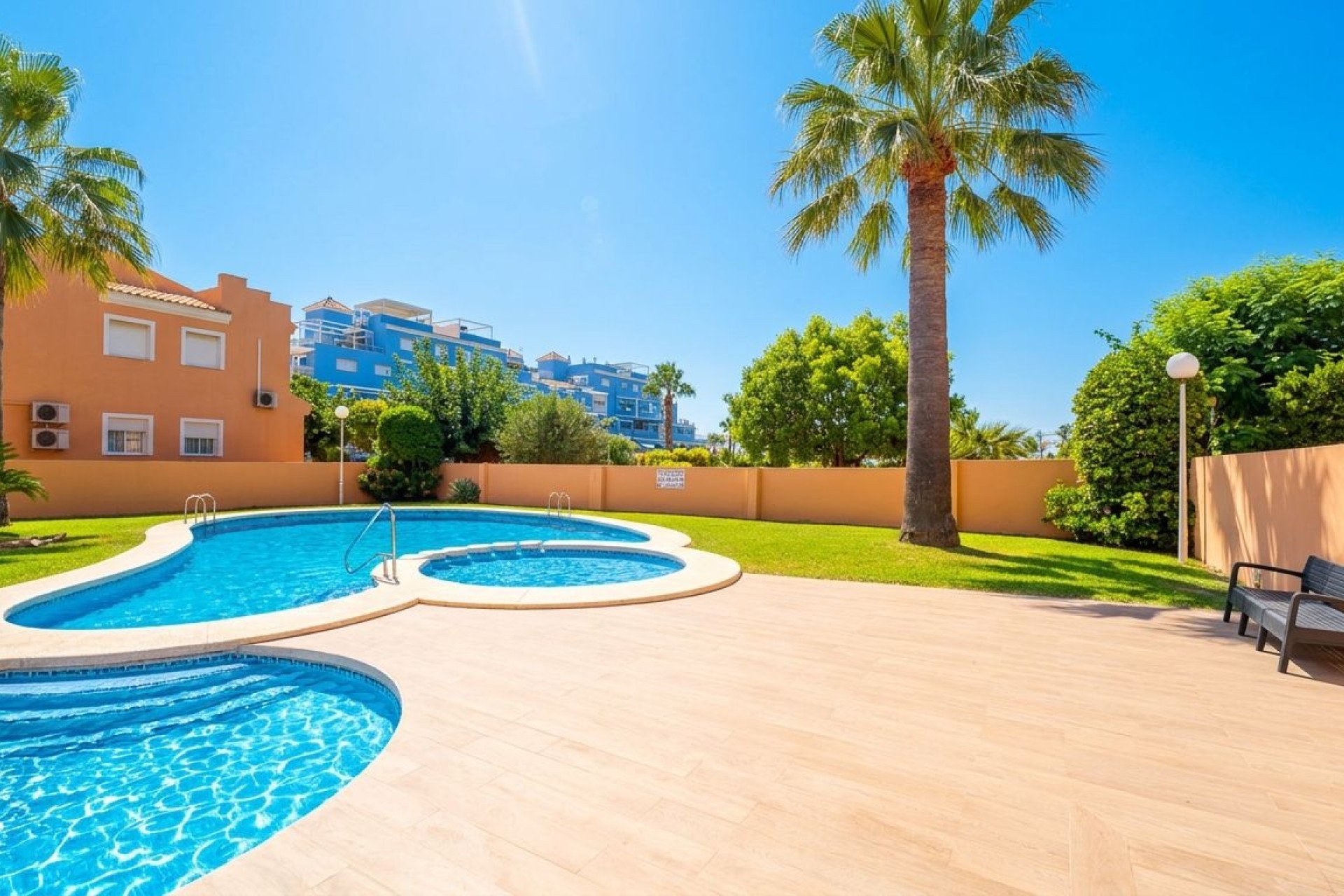 Herverkoop - Rijhuis -
El Verger - Costa Blanca