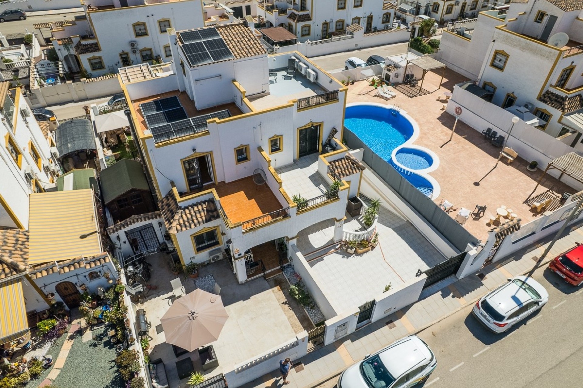 Herverkoop - Rijhuis -
Entre Naranjos - Vistabella Golf - Entre Naranjos