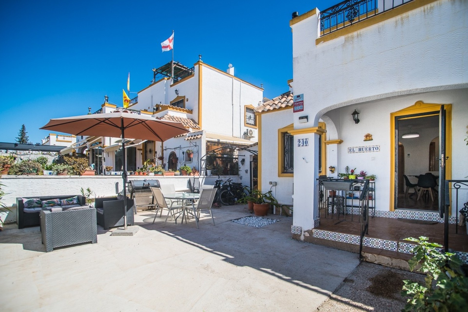 Herverkoop - Rijhuis -
Entre Naranjos - Vistabella Golf - Entre Naranjos