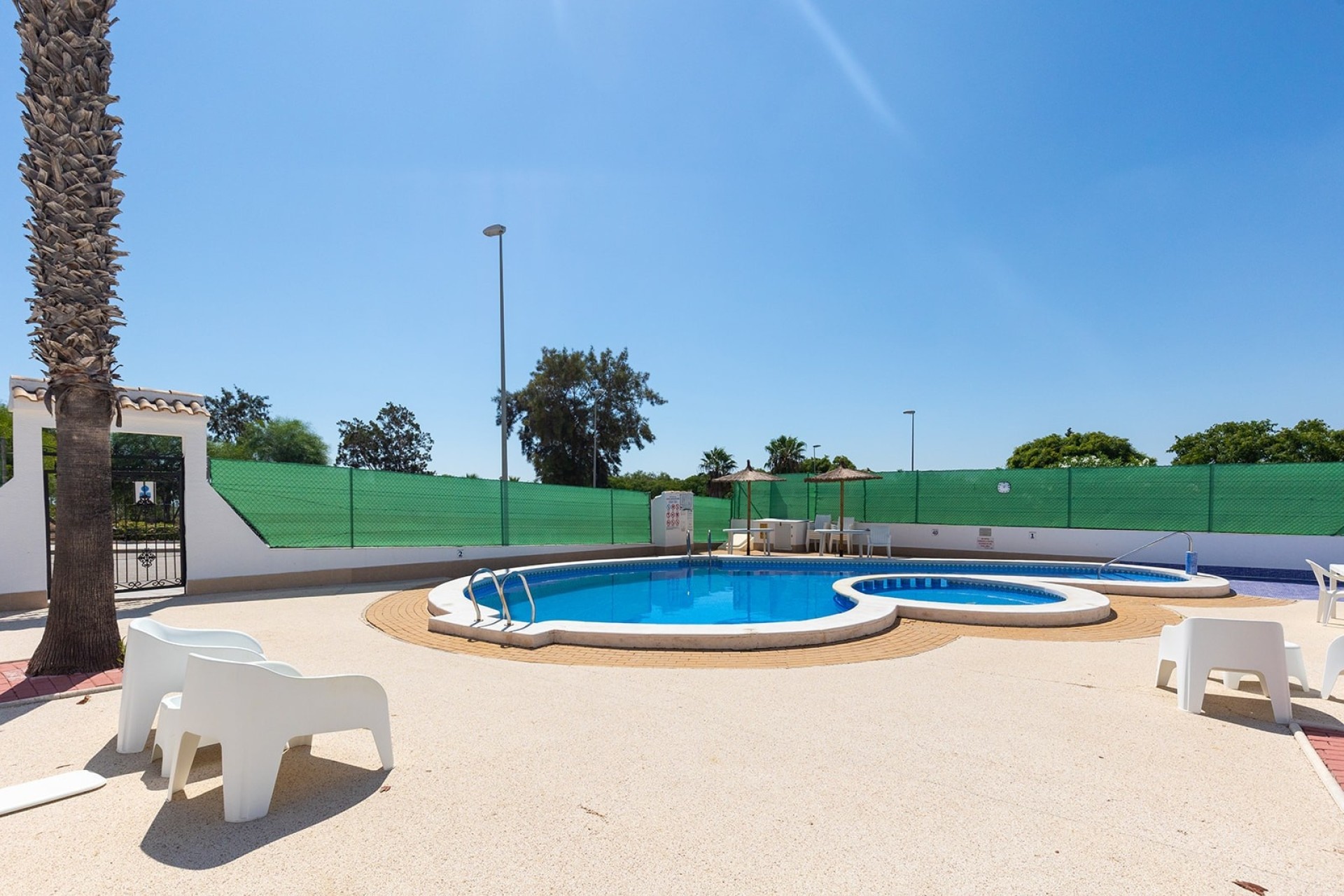 Herverkoop - Rijhuis -
Entre Naranjos - Vistabella Golf