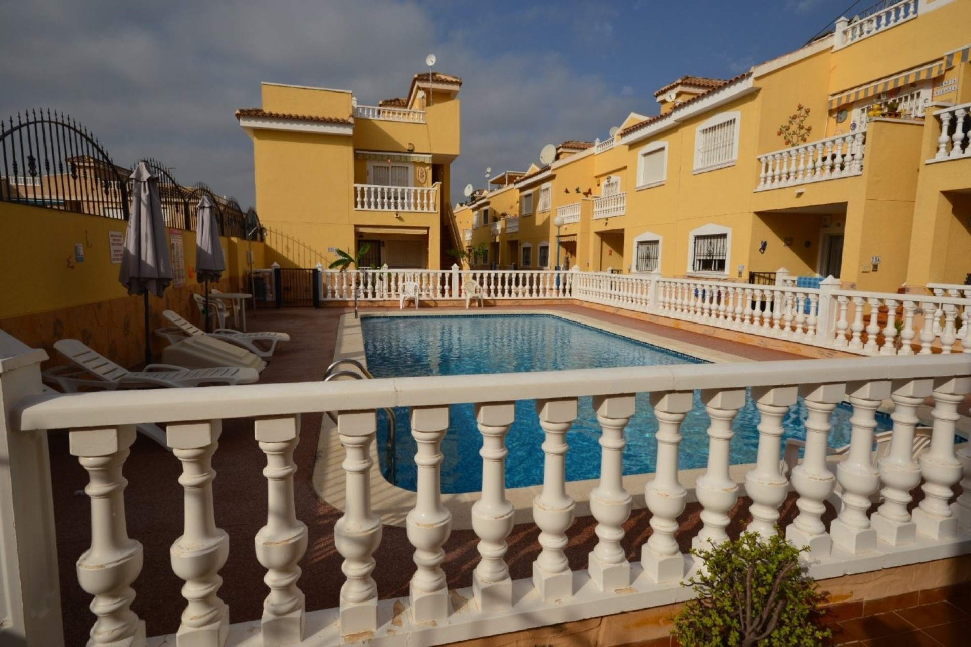 Herverkoop - Rijhuis -
Formentera del Segura - Casco urbano