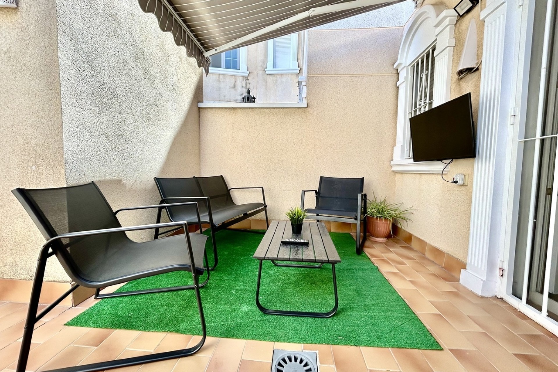 Herverkoop - Rijhuis -
Heredades - Costa Blanca