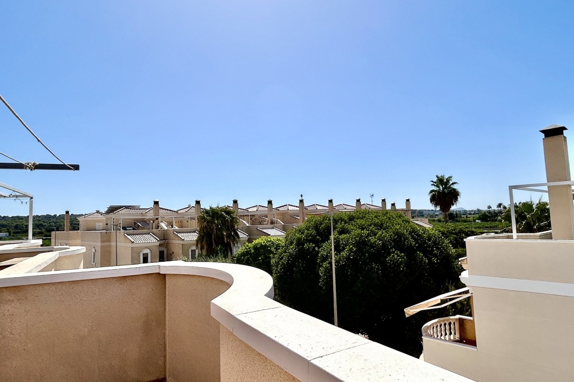 Herverkoop - Rijhuis -
Heredades - Costa Blanca
