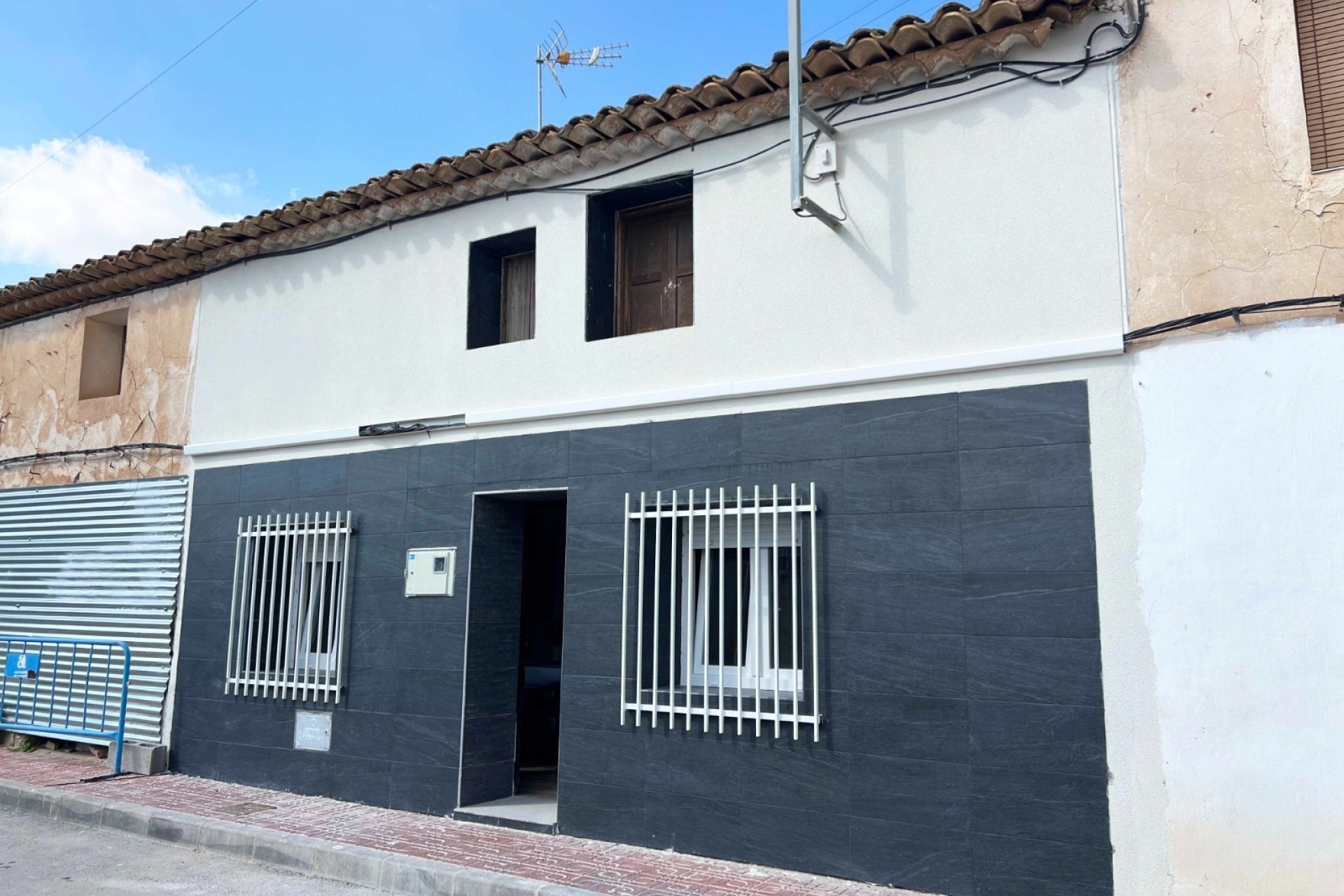 Herverkoop - Rijhuis -
Hondón de los Fráiles