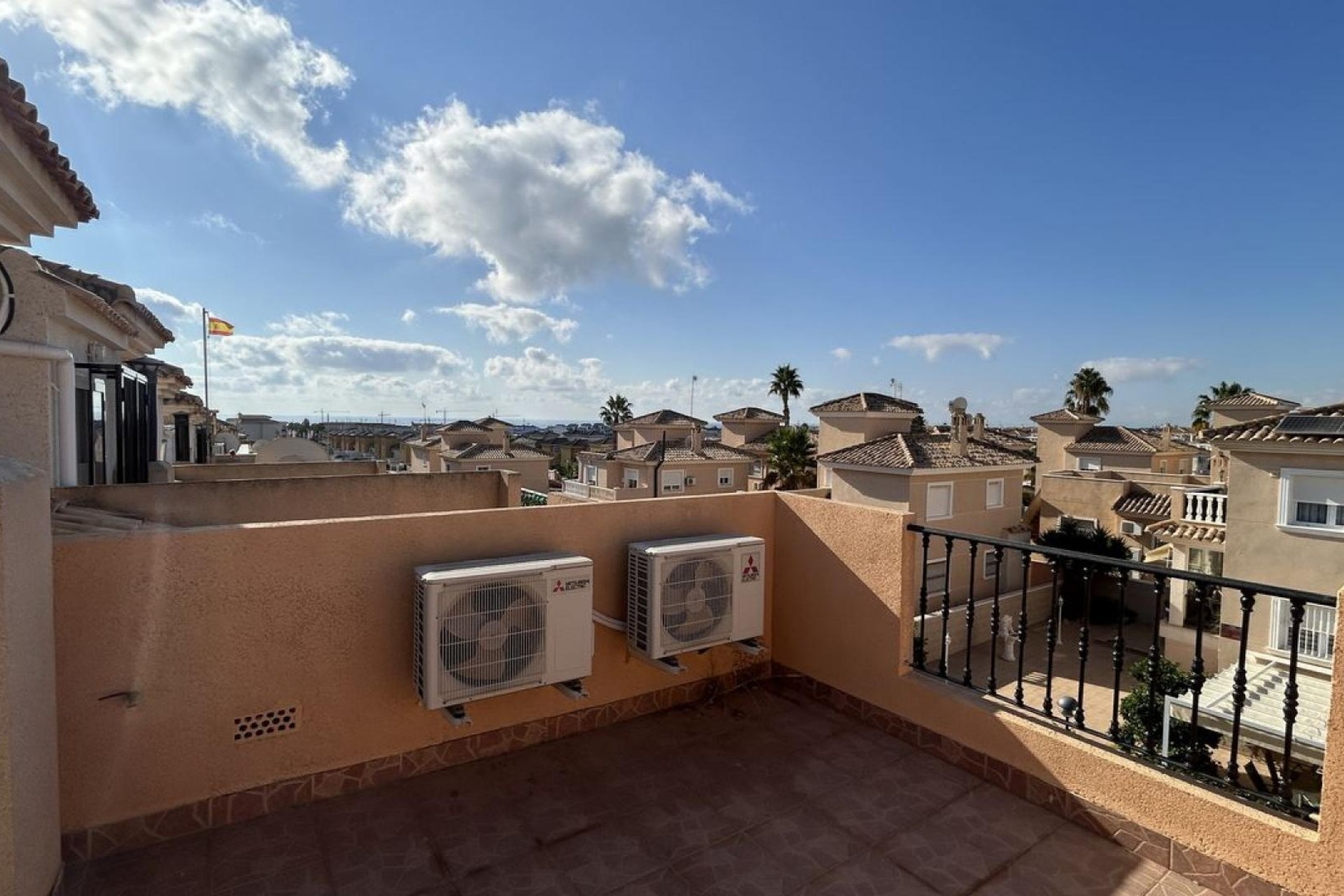 Herverkoop - Rijhuis -
Los Altos - Costa Blanca