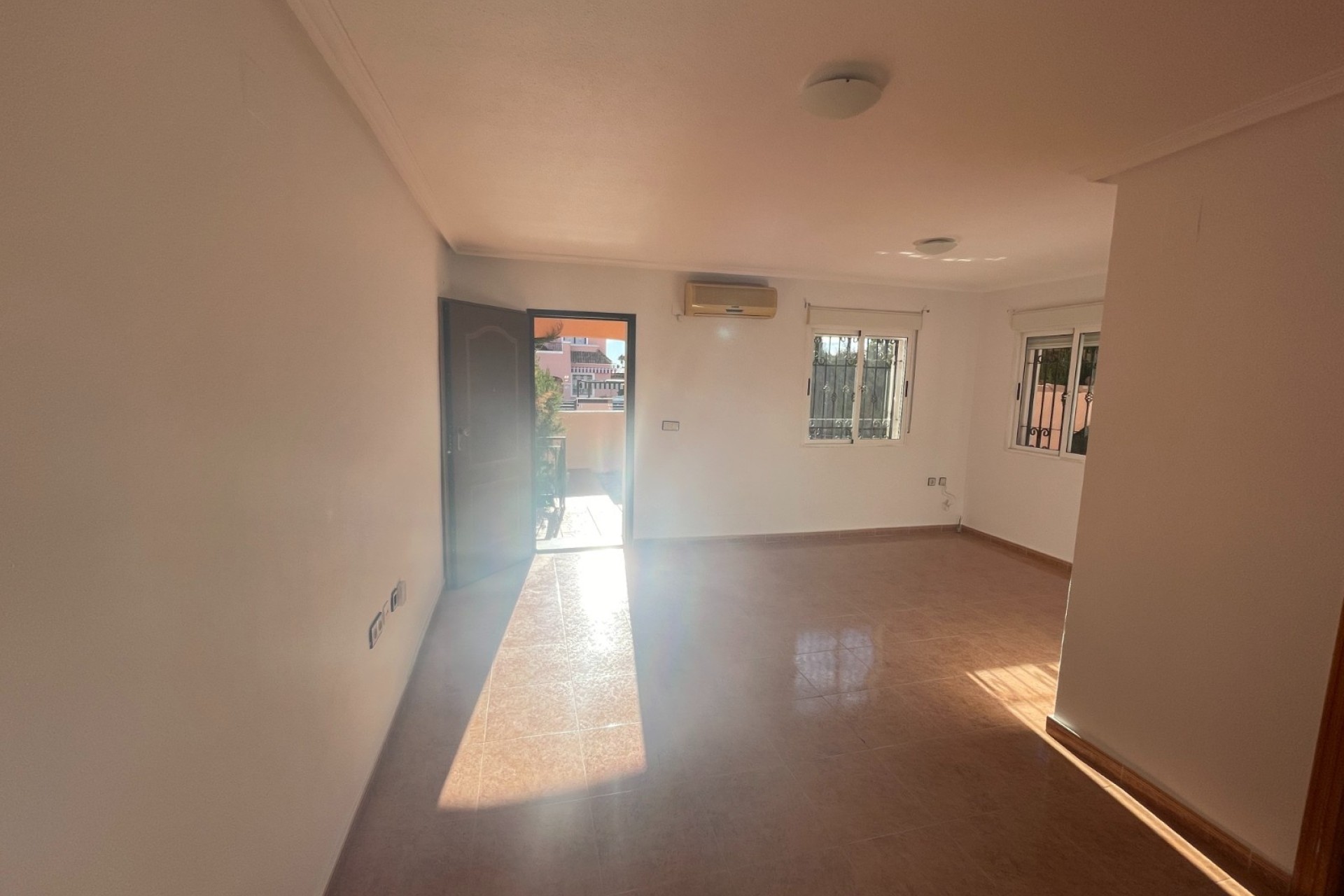 Herverkoop - Rijhuis -
Los Montesinos - La Herrada