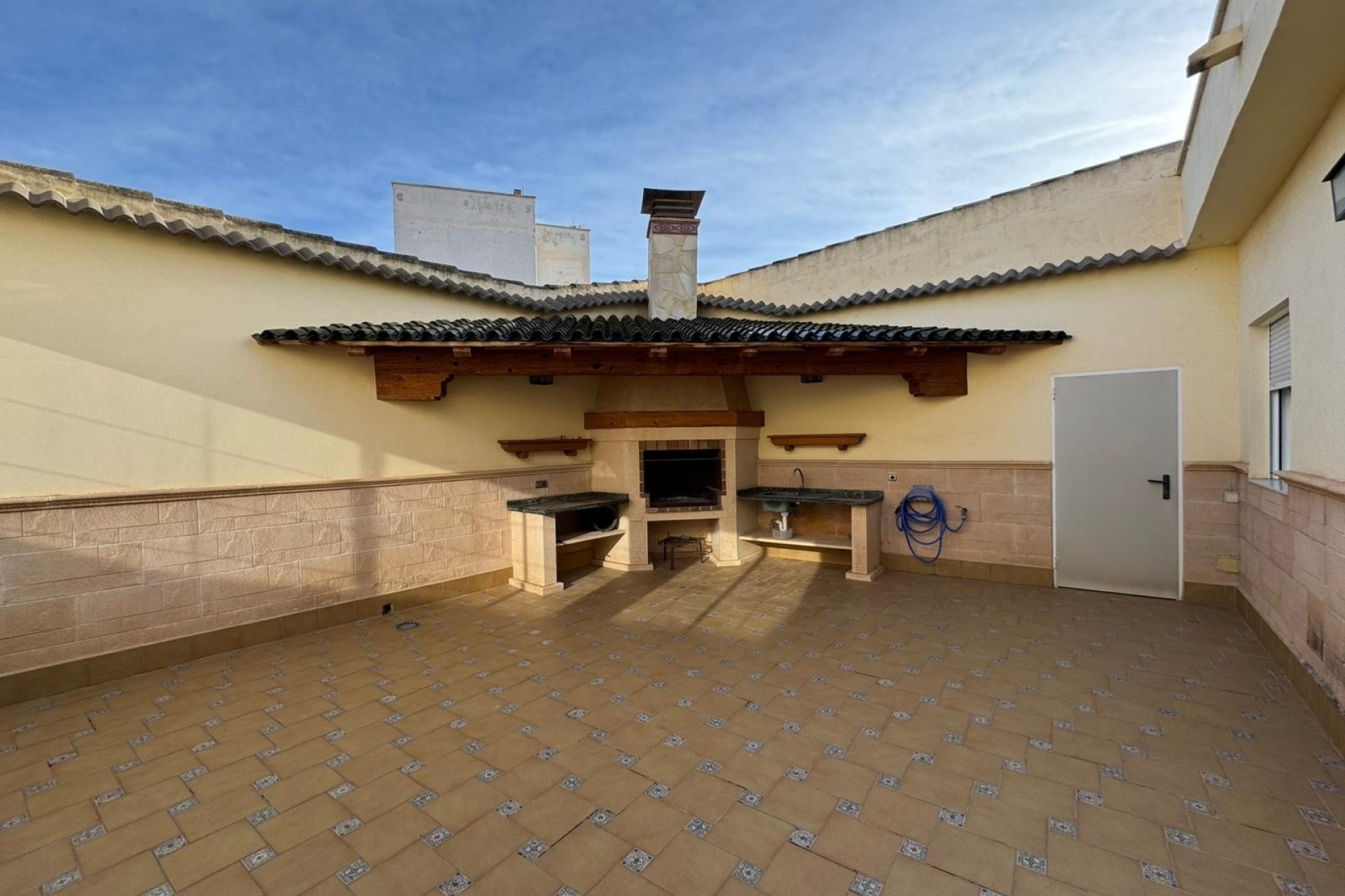 Herverkoop - Rijhuis -
Los Montesinos