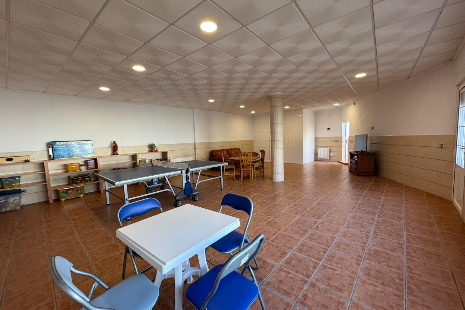 Herverkoop - Rijhuis -
Los Montesinos