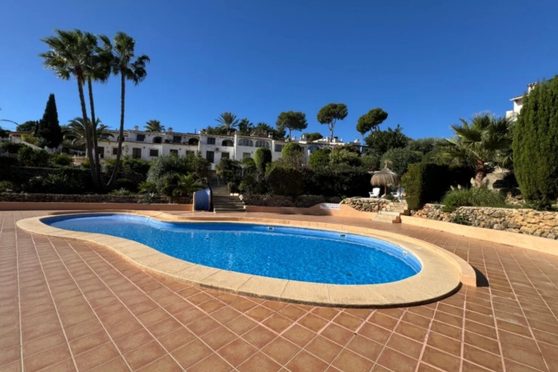Herverkoop - Rijhuis -
Moraira - Costa Blanca