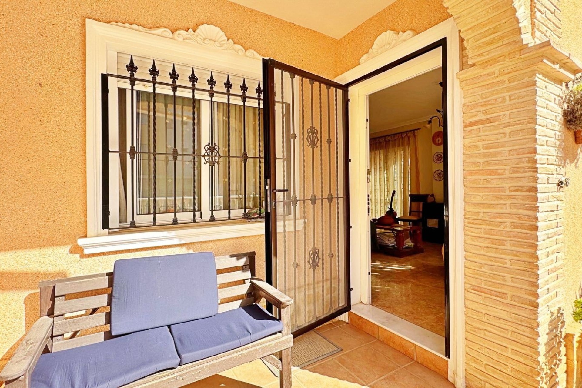 Herverkoop - Rijhuis -
Orihuela Costa - Costa Blanca