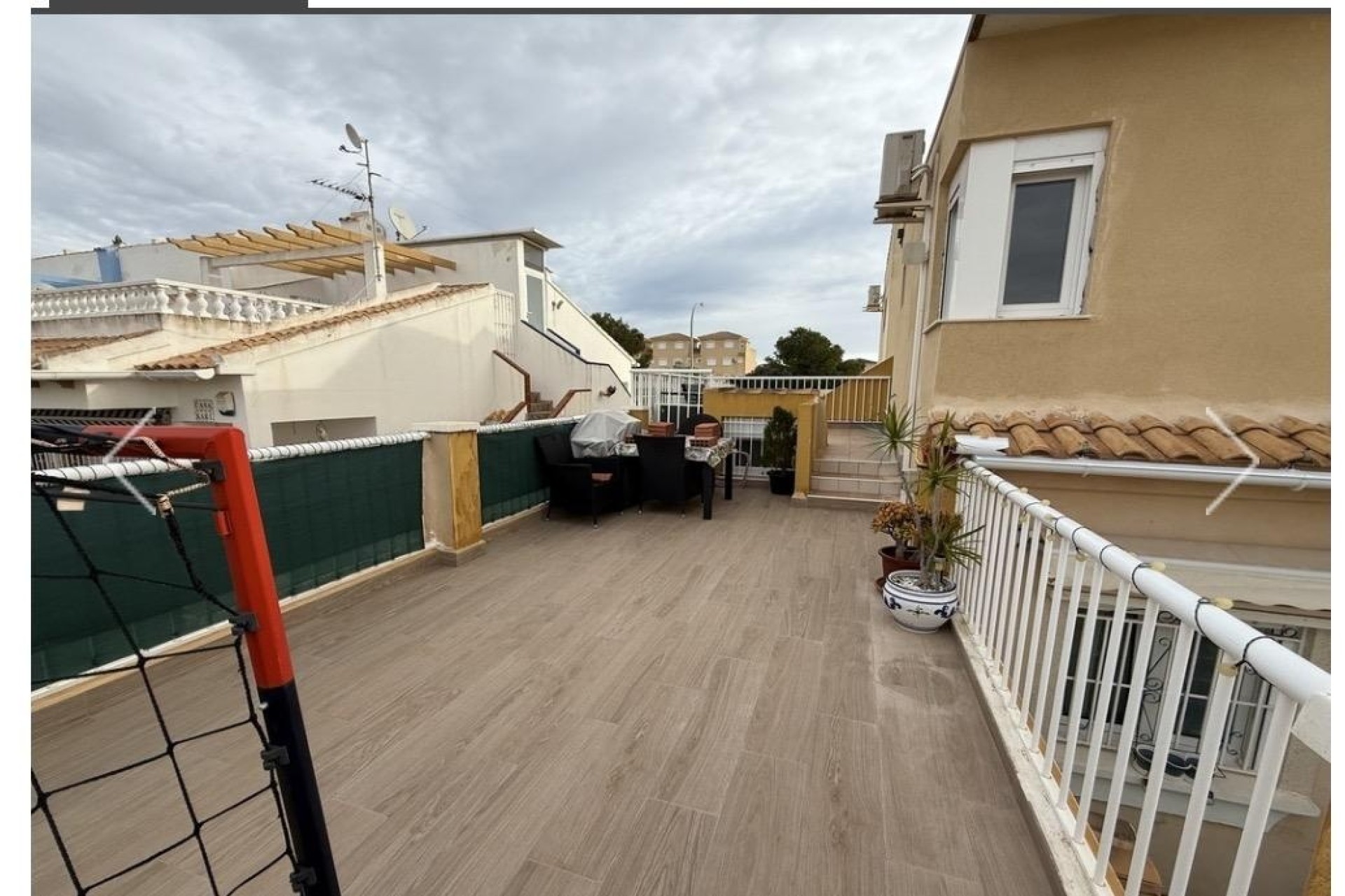 Herverkoop - Rijhuis -
Orihuela Costa - La Florida
