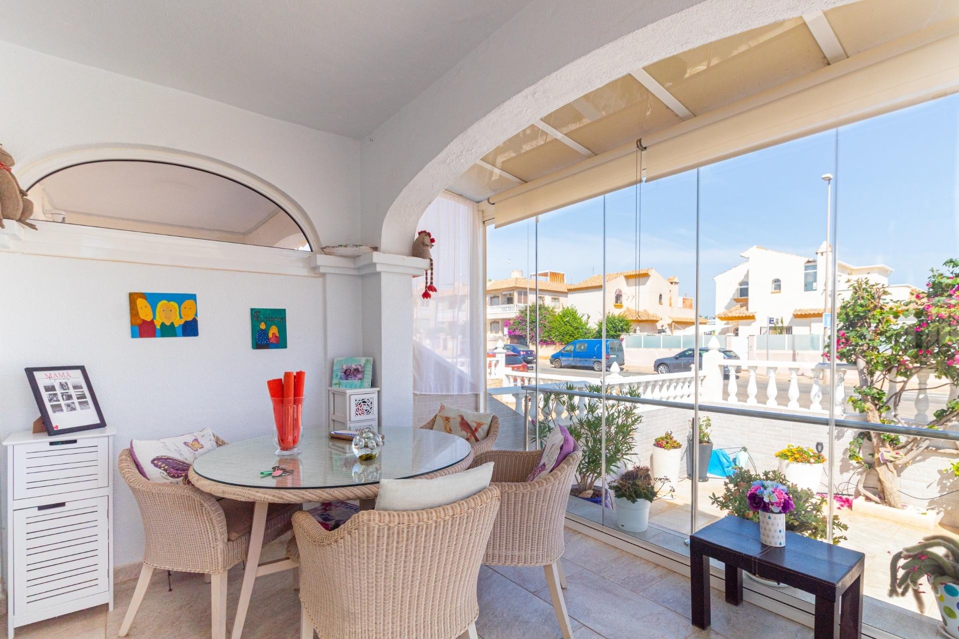 Herverkoop - Rijhuis -
Orihuela Costa - La Regia