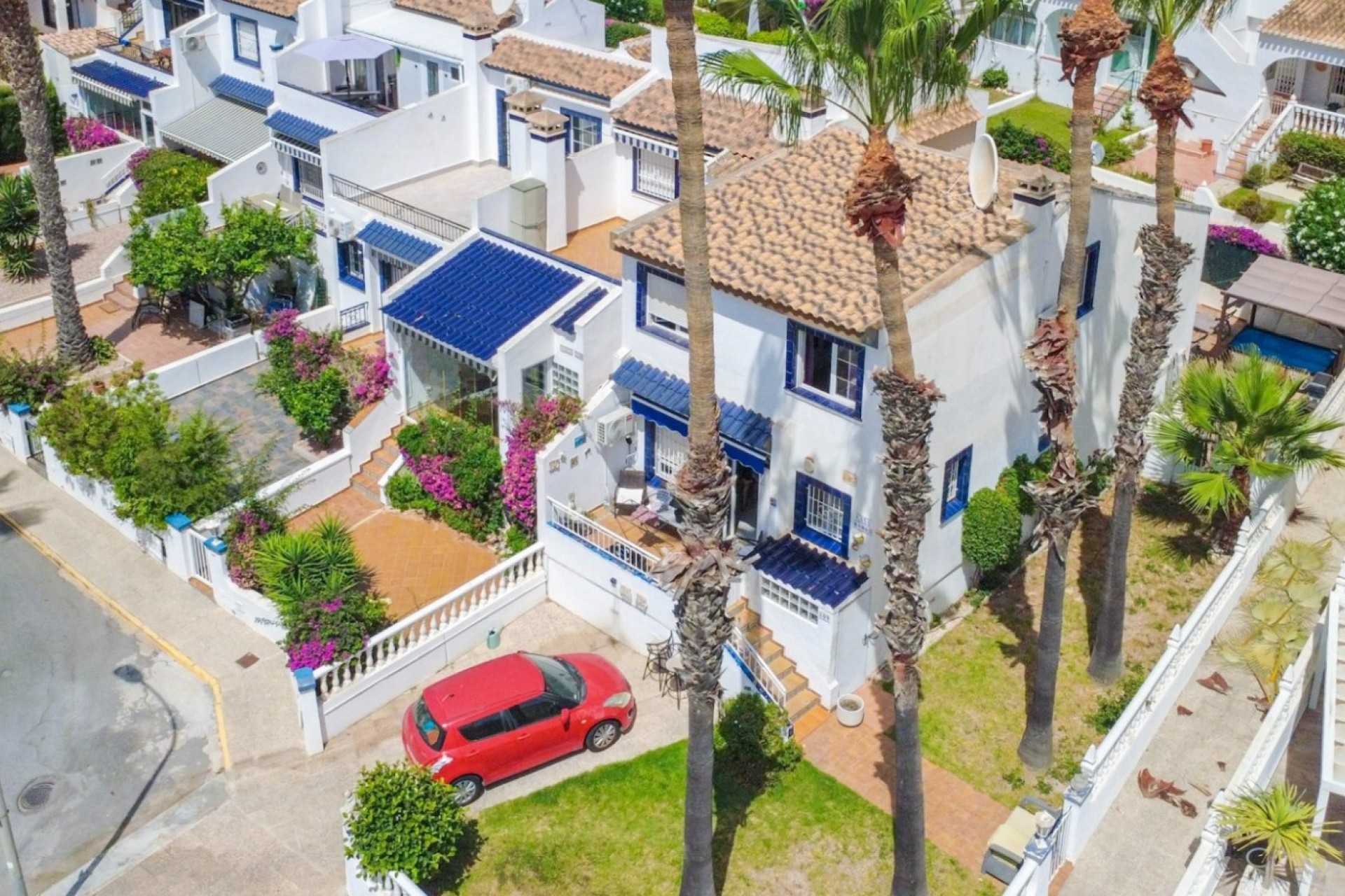 Herverkoop - Rijhuis -
Orihuela Costa - La Rioja