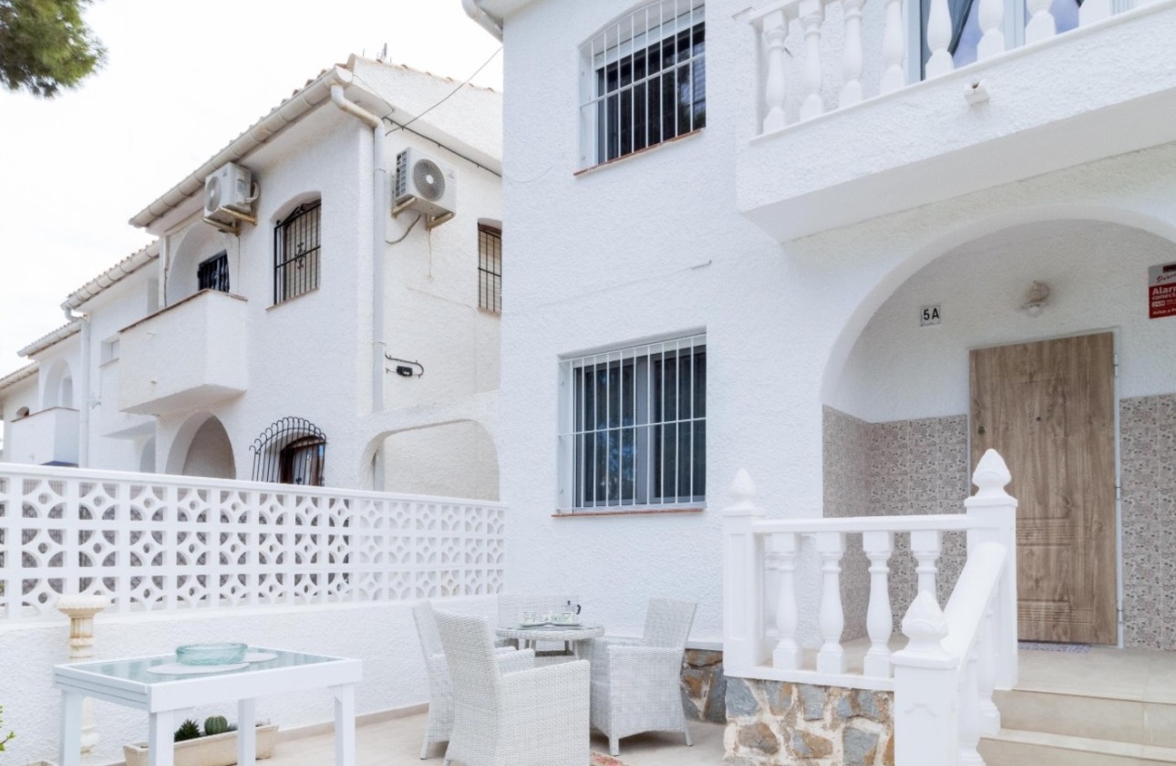 Herverkoop - Rijhuis -
Orihuela Costa - La Zenia