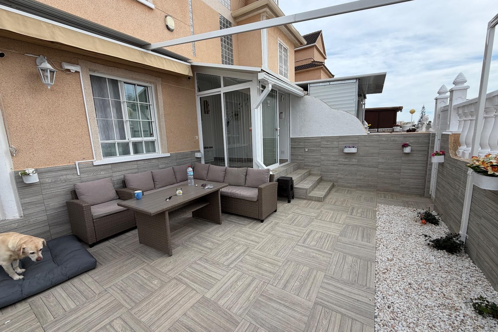 Herverkoop - Rijhuis -
Orihuela Costa - La Zenia