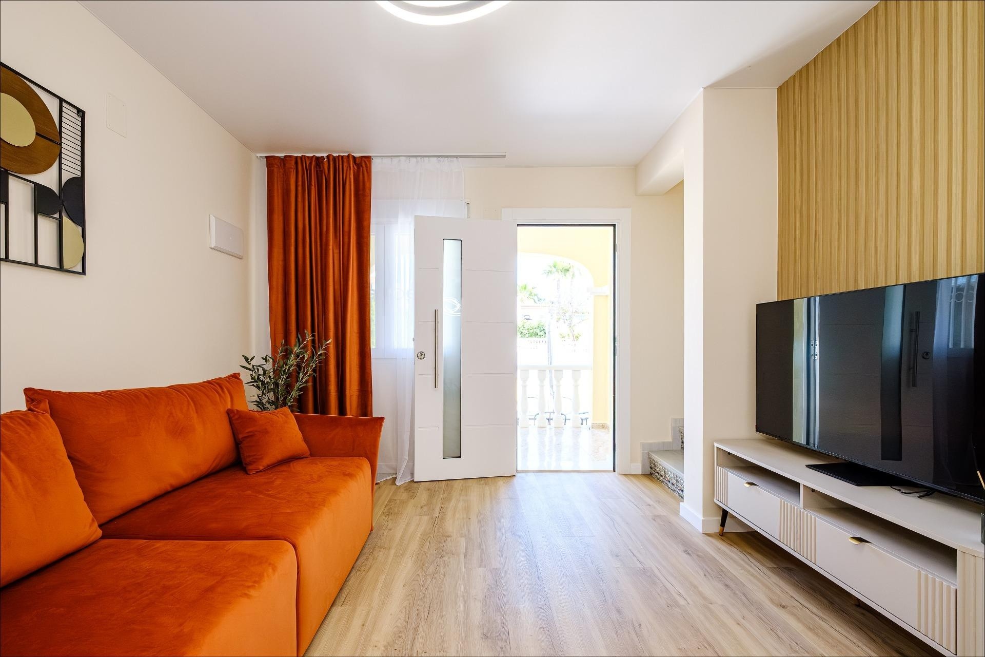 Herverkoop - Rijhuis -
Orihuela Costa - Las Filipinas