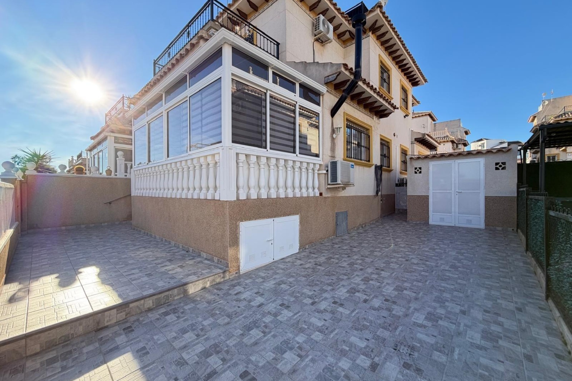 Herverkoop - Rijhuis -
Orihuela Costa - Las Filipinas